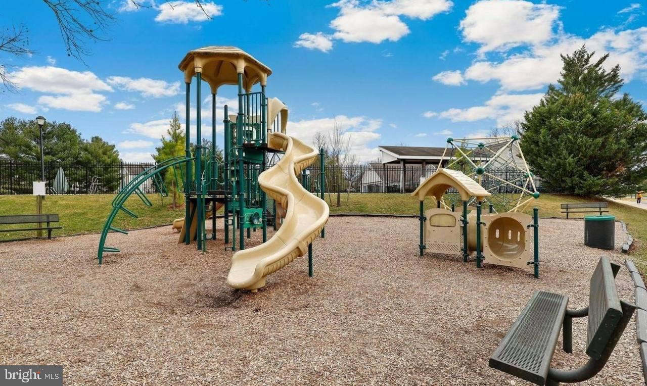 GERMANTOWN ESTATES - Residential Lease