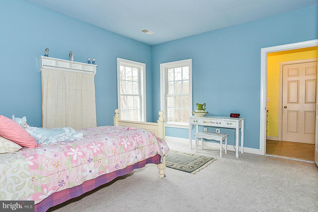 LIBERTY OAKS - Residential