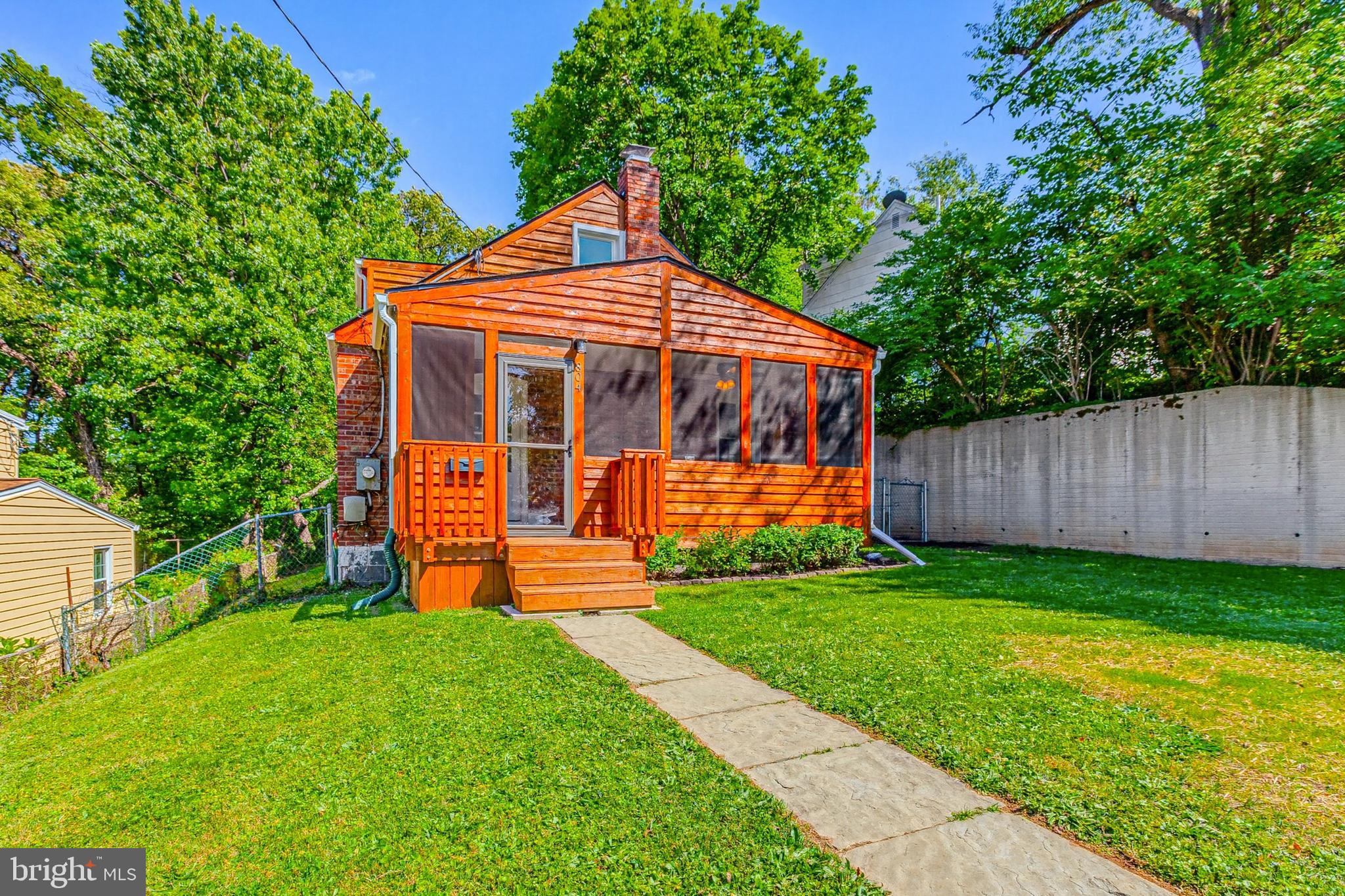 804 WADE AVENUE