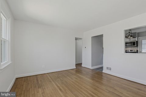 Tiny photo for 804 Wade Avenue, ROCKVILLE, MD 20851 (MLS # MDMC2233428)