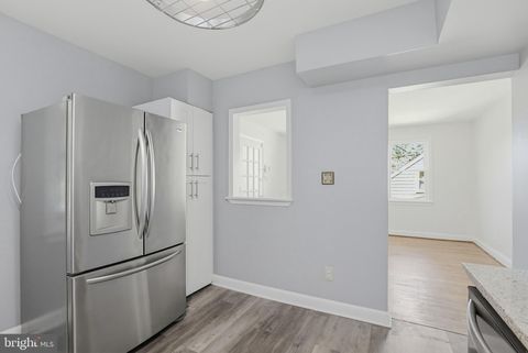 Tiny photo for 804 Wade Avenue, ROCKVILLE, MD 20851 (MLS # MDMC2233428)