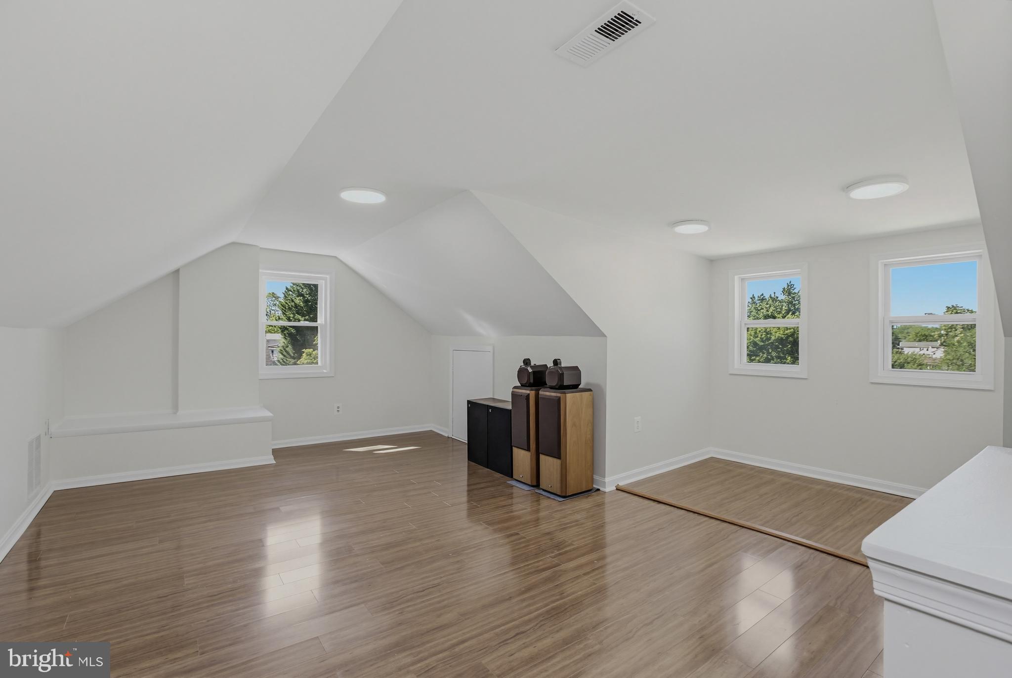 ROCKCREST - Residential