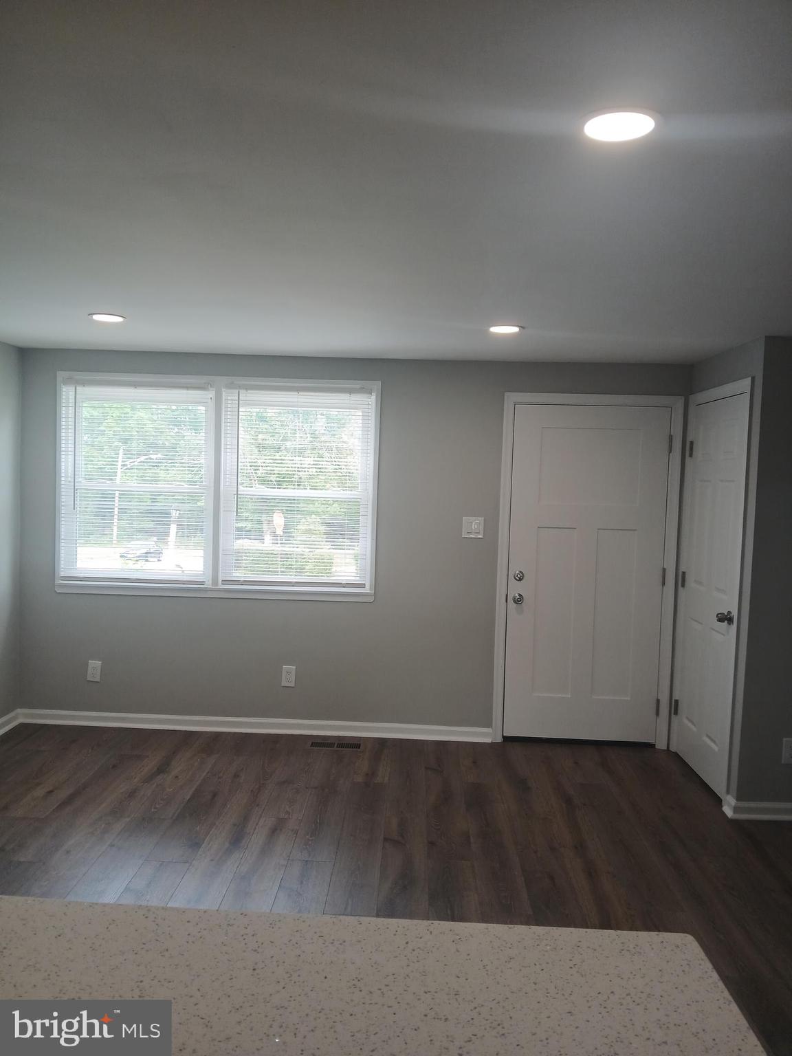 HOLLINSWOOD - Residential