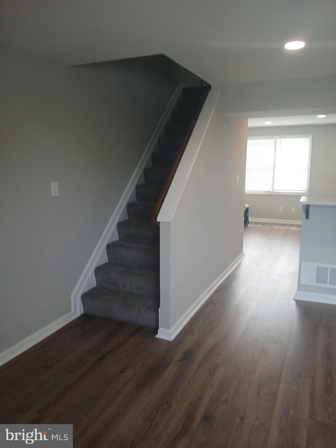 HOLLINSWOOD - Residential