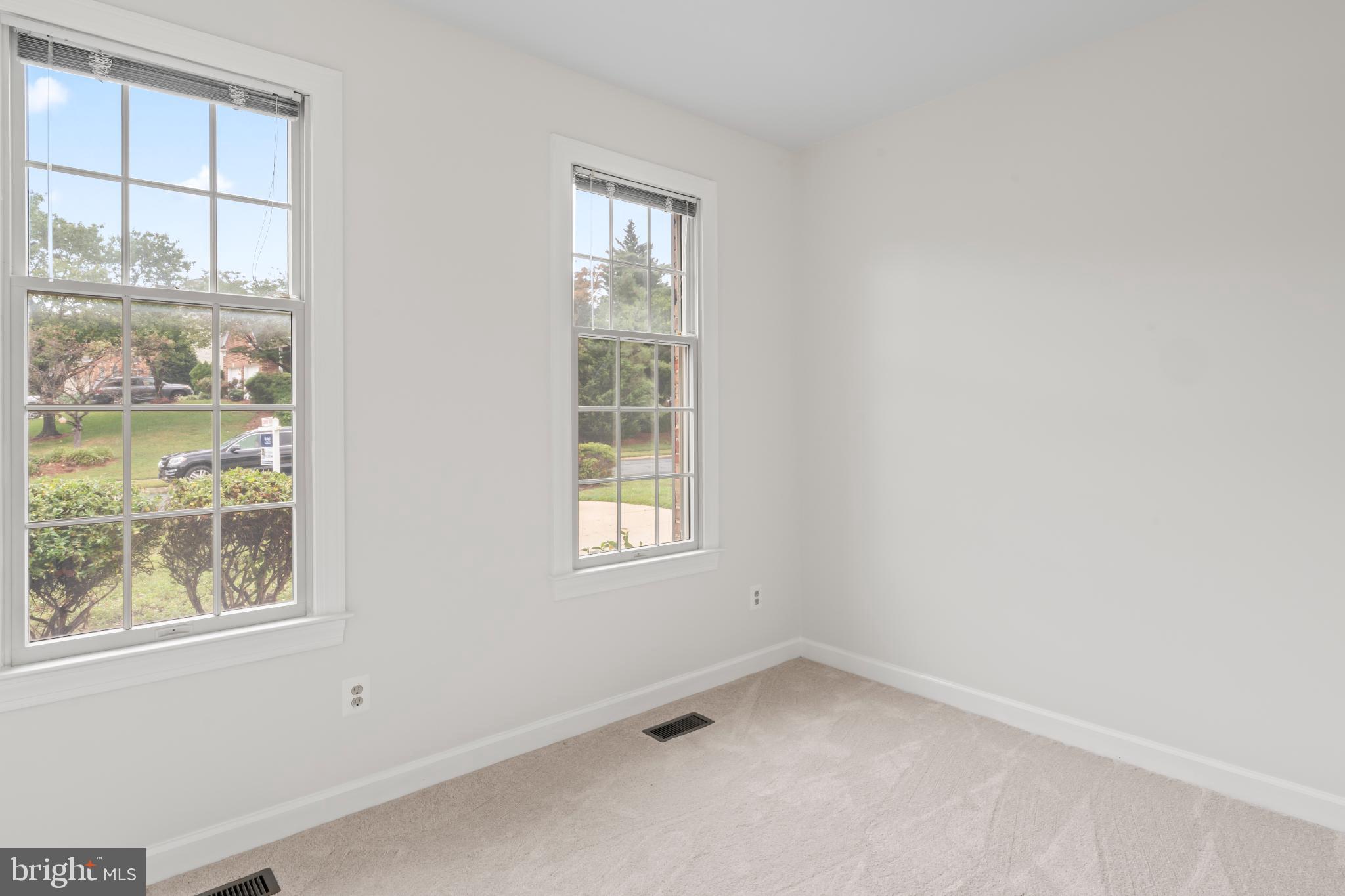 WOODLAND LAKE - Residential