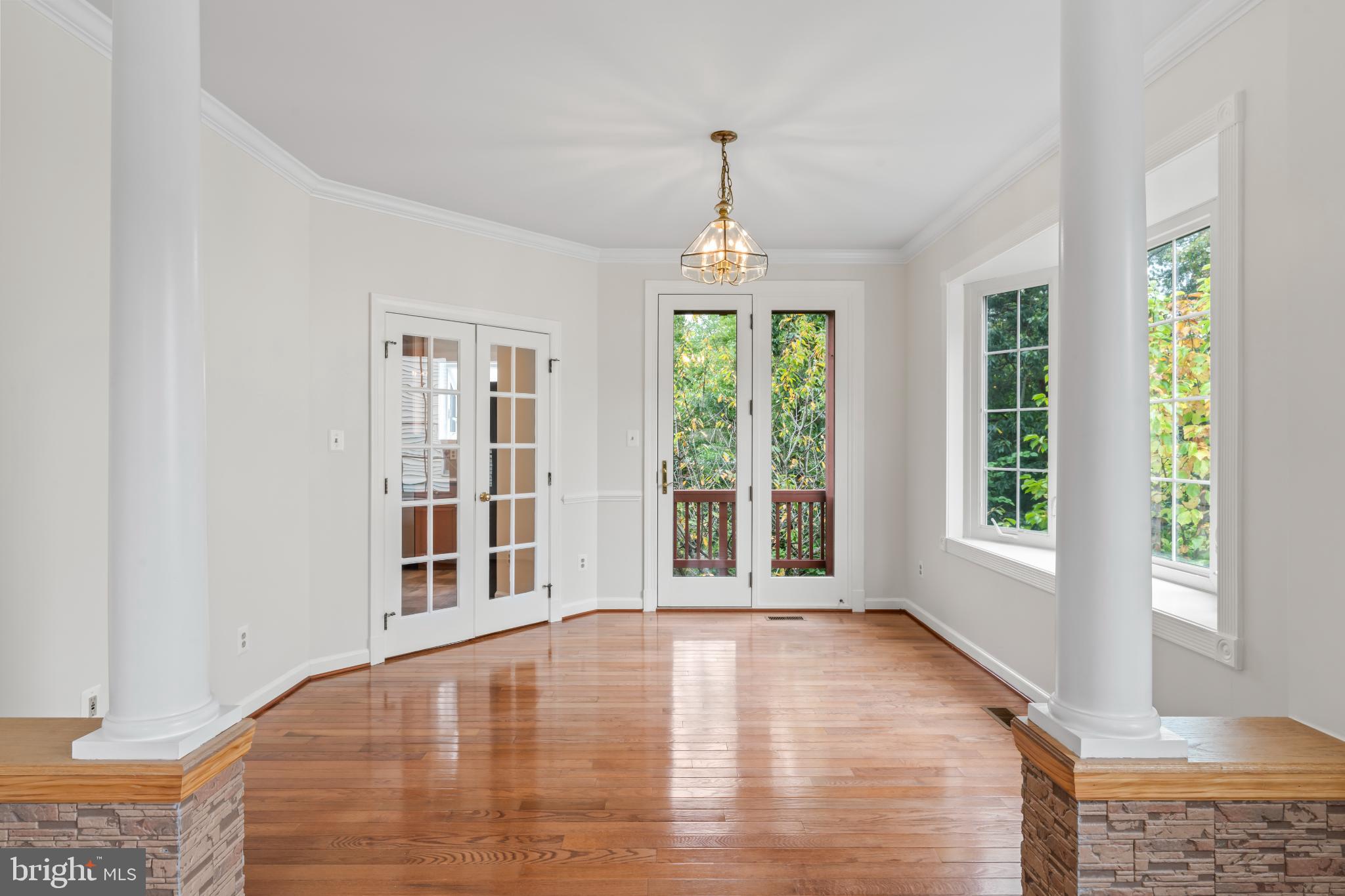 WOODLAND LAKE - Residential