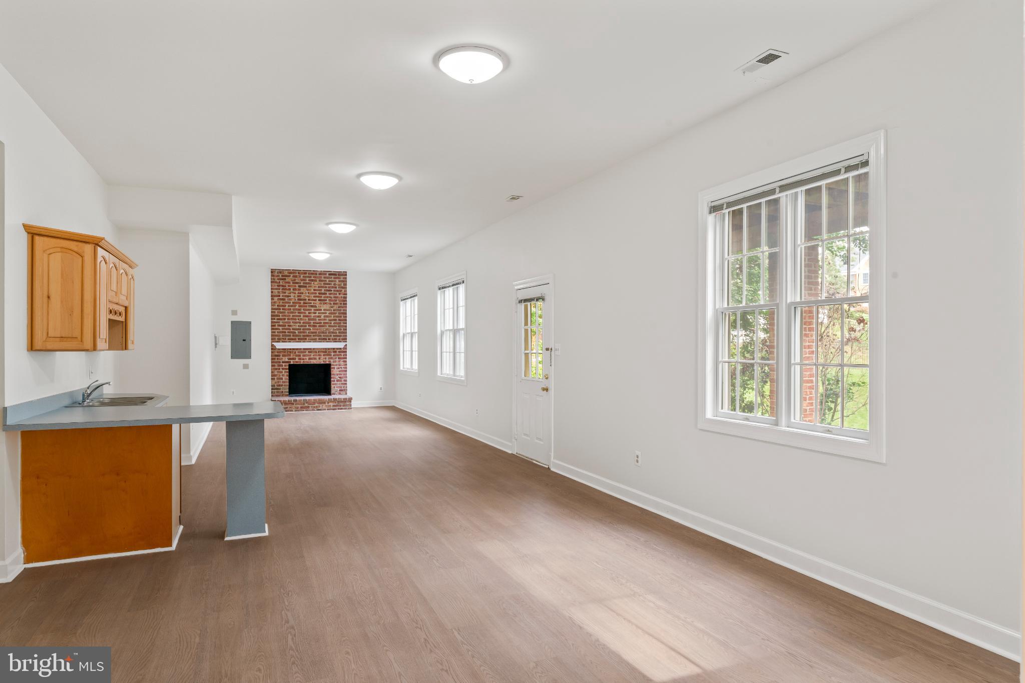 WOODLAND LAKE - Residential