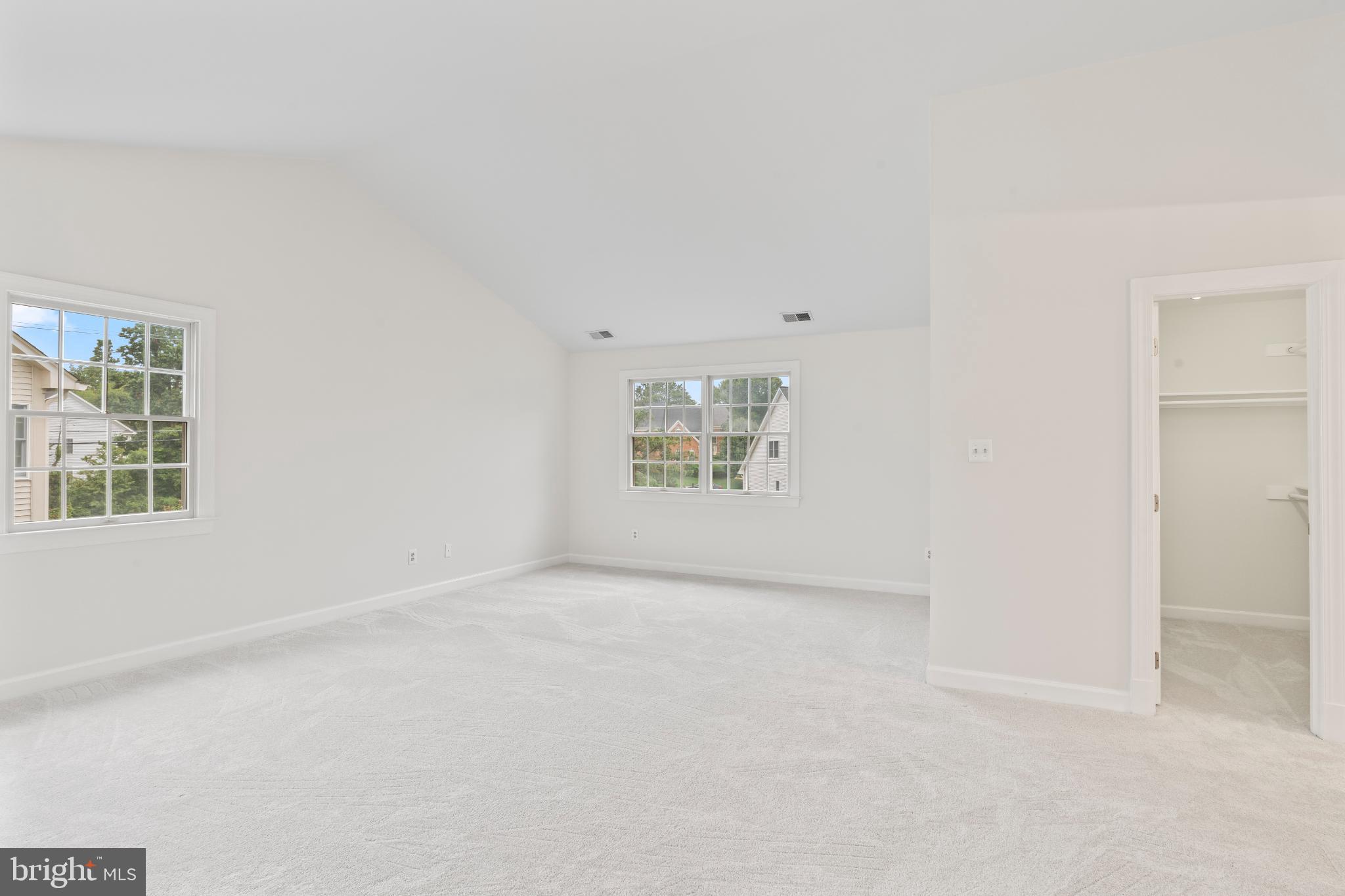 WOODLAND LAKE - Residential