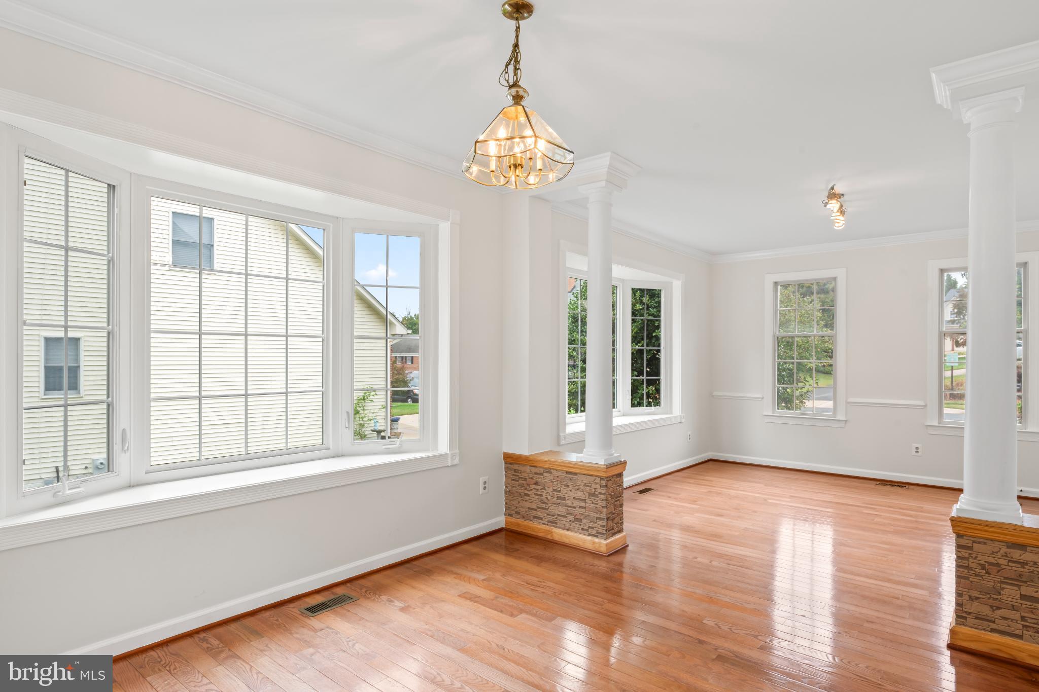 WOODLAND LAKE - Residential