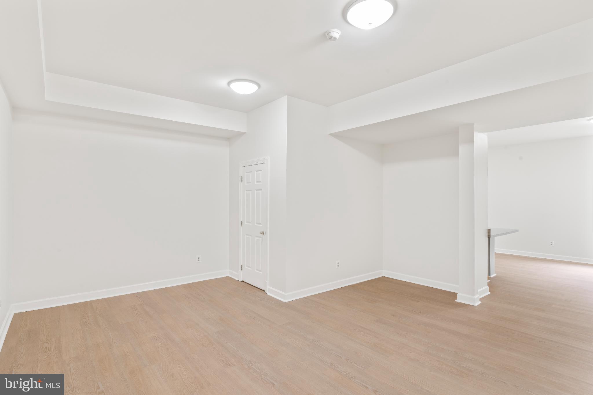 WOODLAND LAKE - Residential