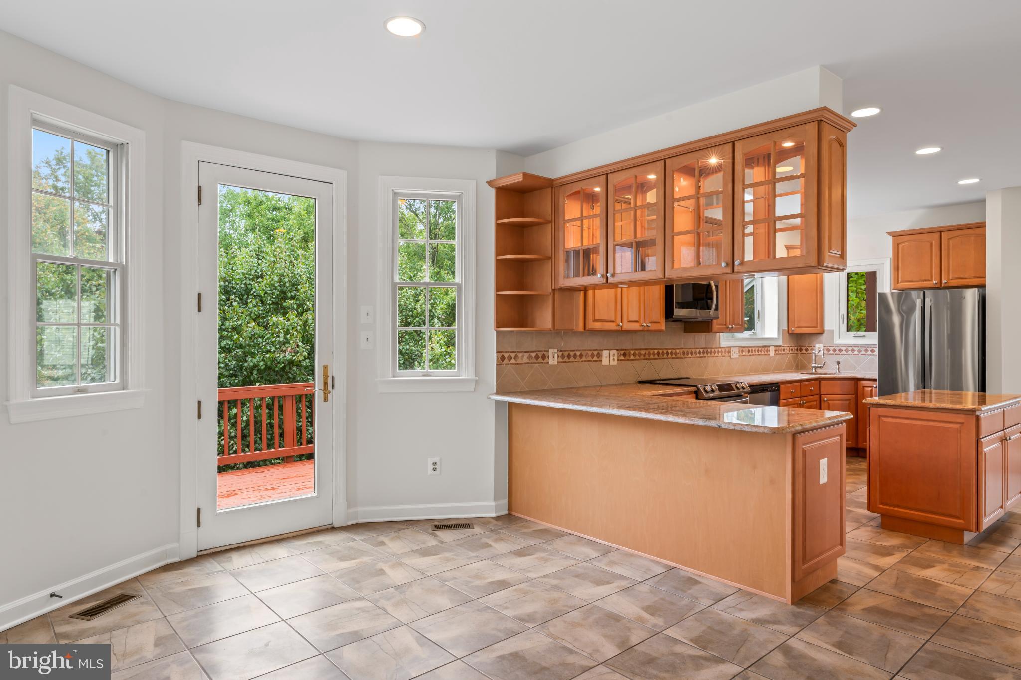 WOODLAND LAKE - Residential