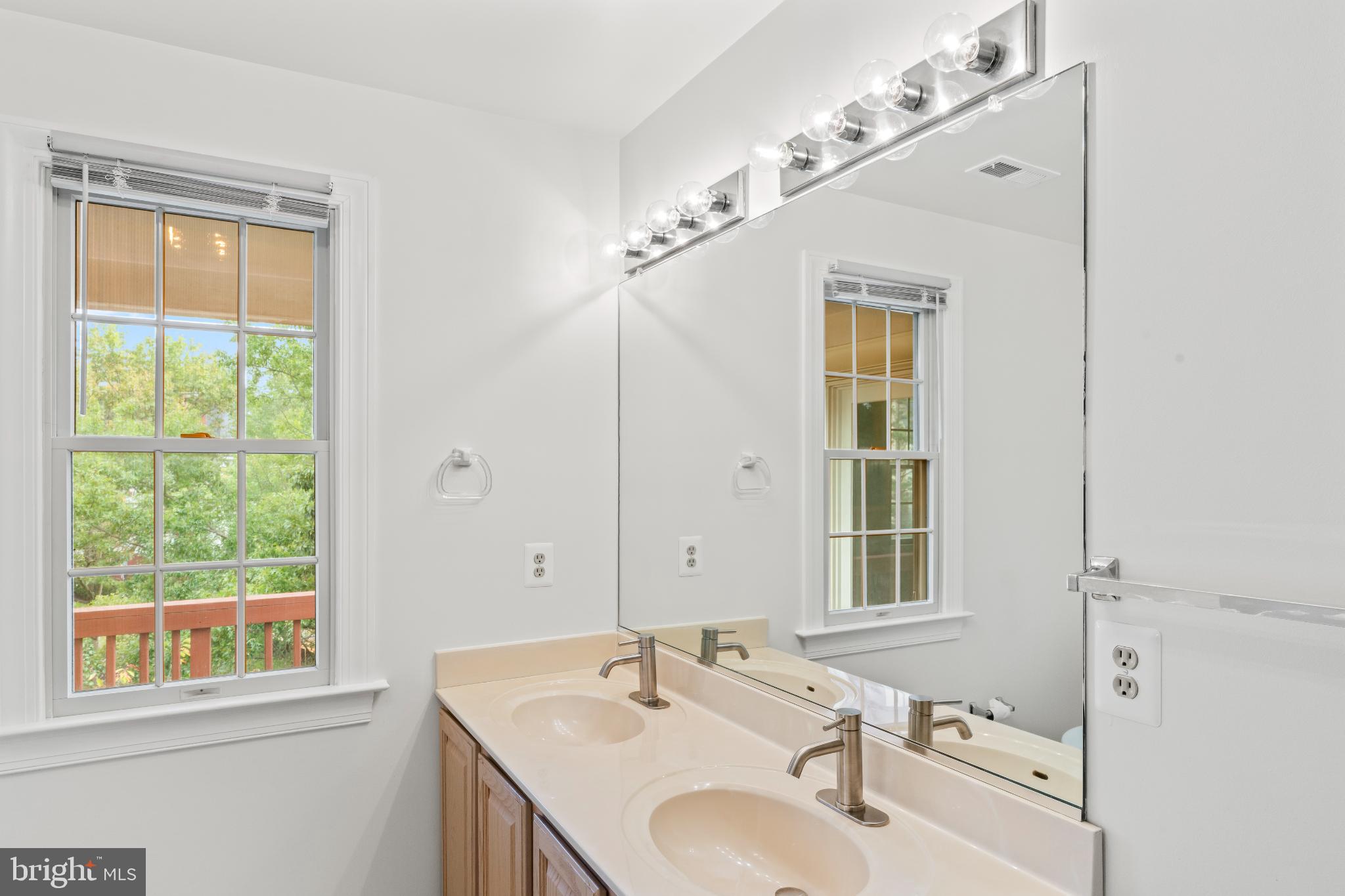 WOODLAND LAKE - Residential