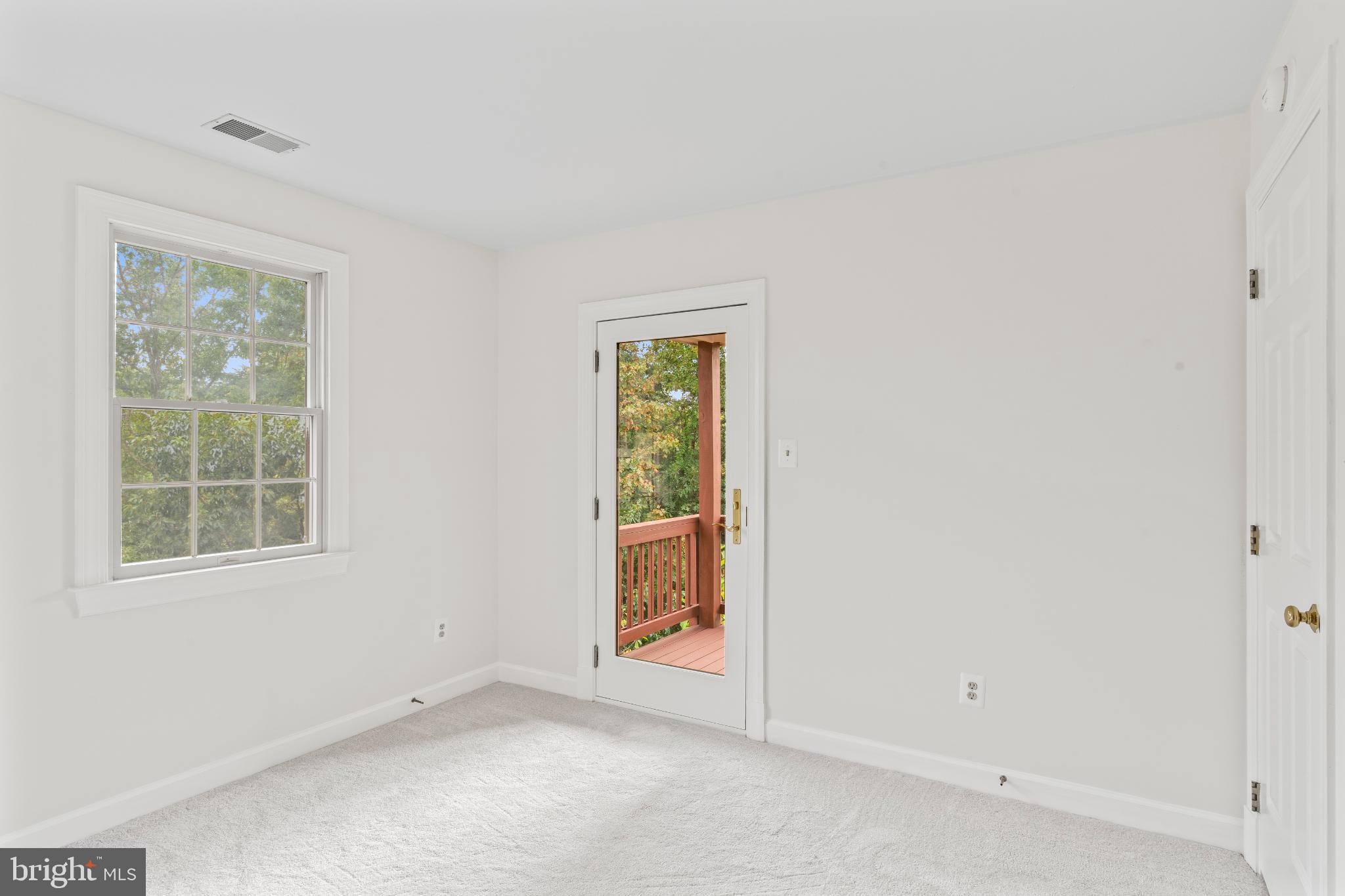 WOODLAND LAKE - Residential