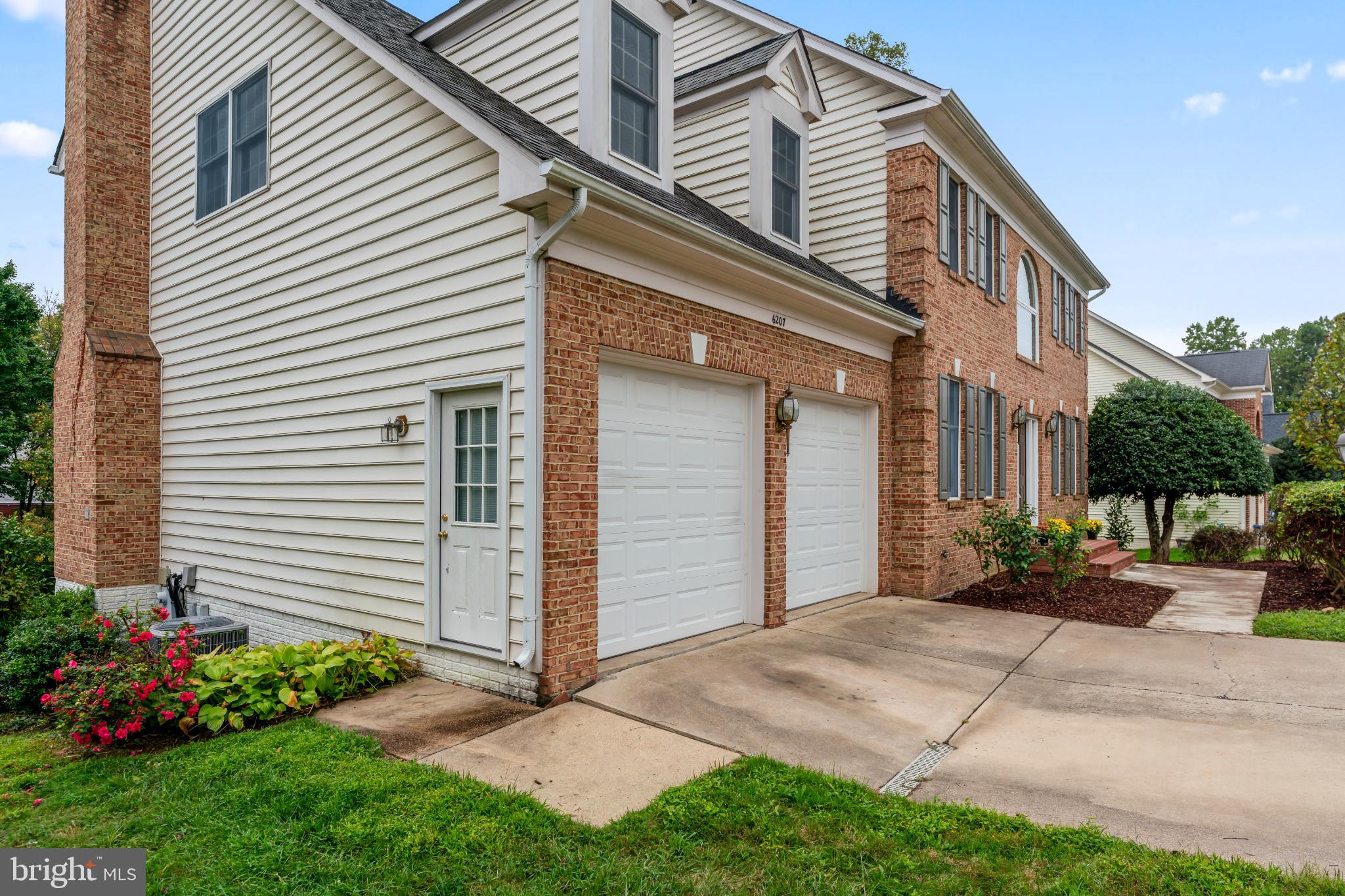 WOODLAND LAKE - Residential