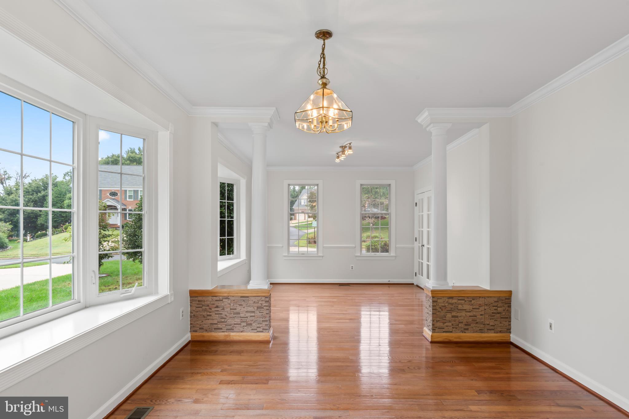 WOODLAND LAKE - Residential