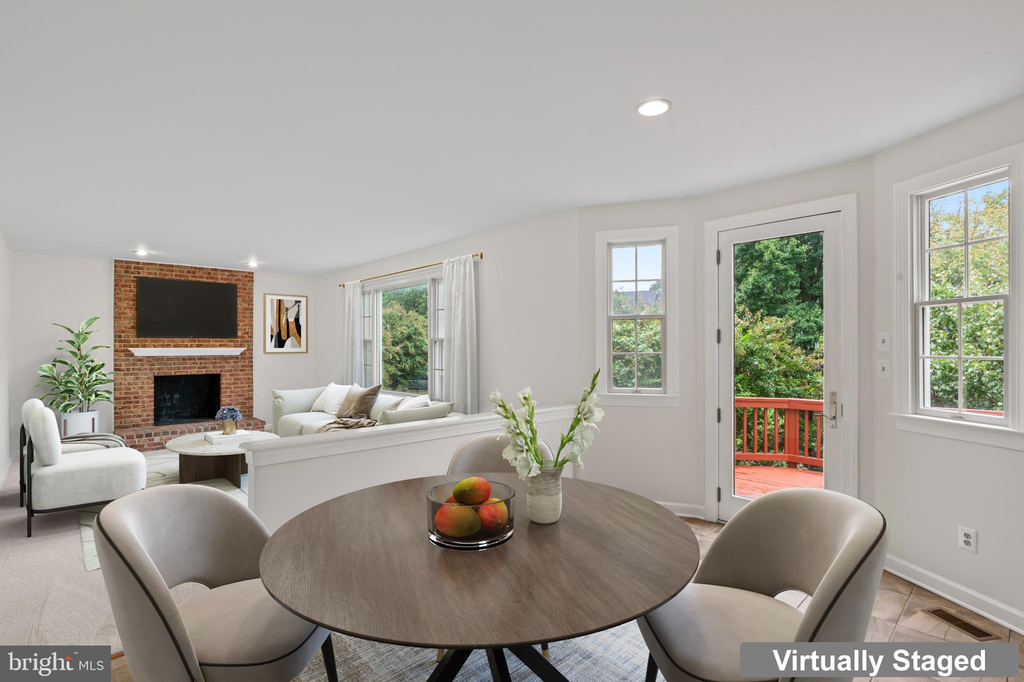 WOODLAND LAKE - Residential