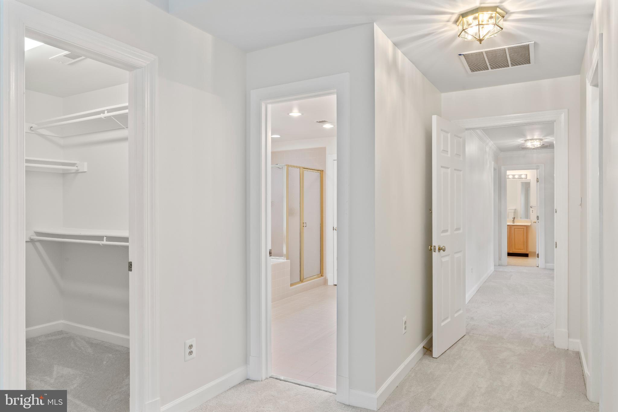 WOODLAND LAKE - Residential