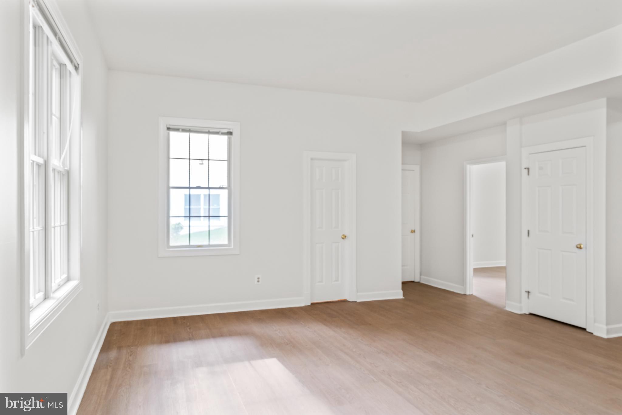 WOODLAND LAKE - Residential