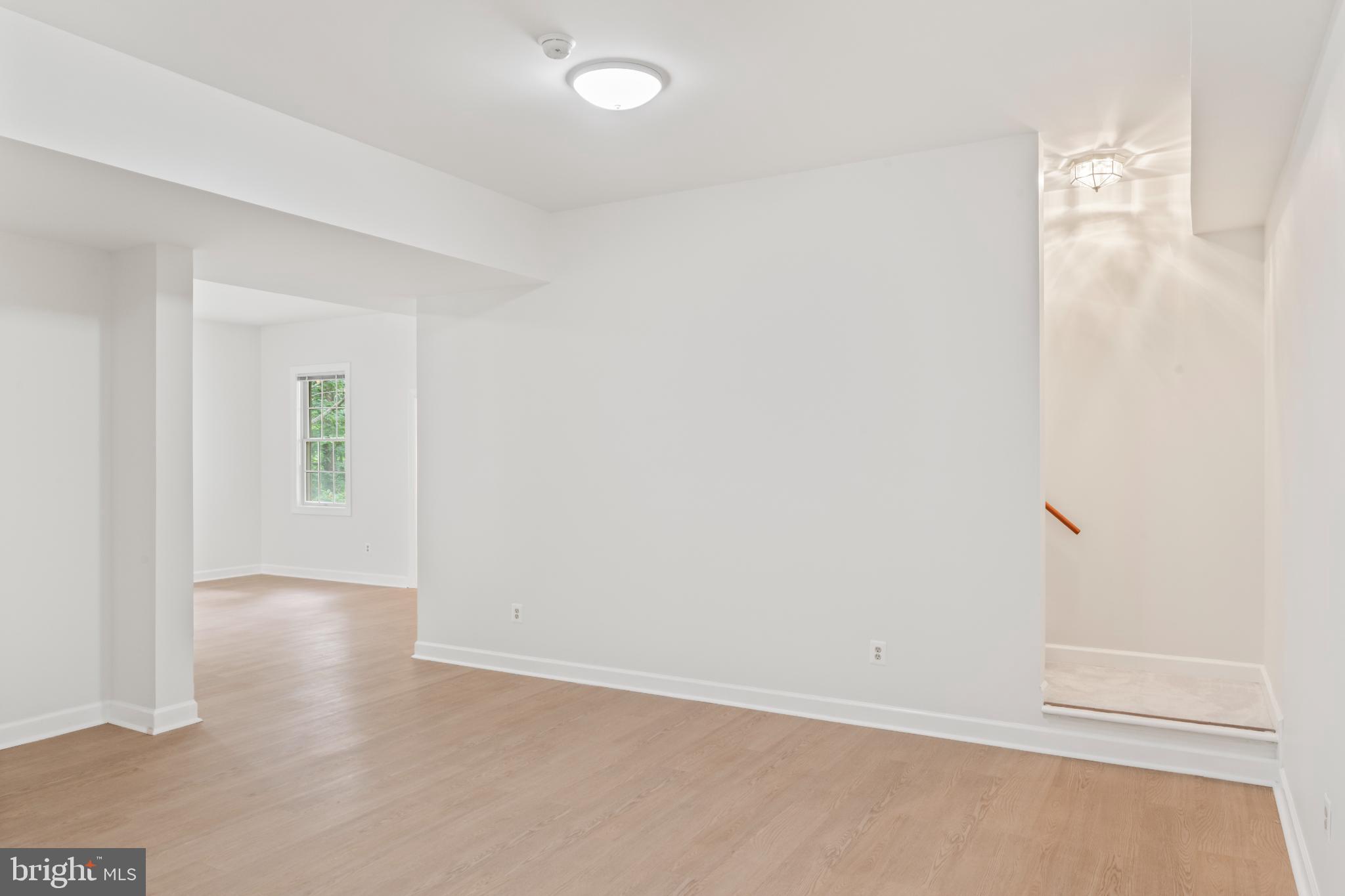 WOODLAND LAKE - Residential