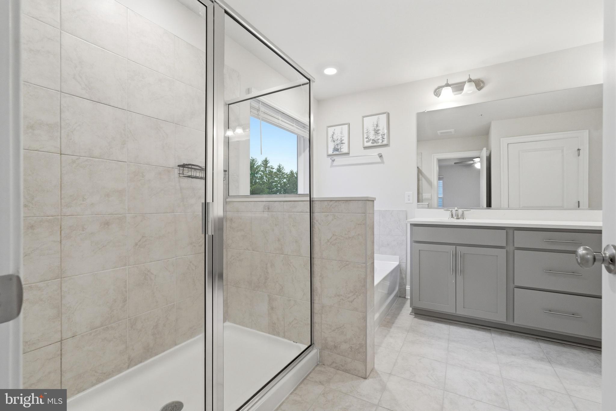 STONEGATE - Residential