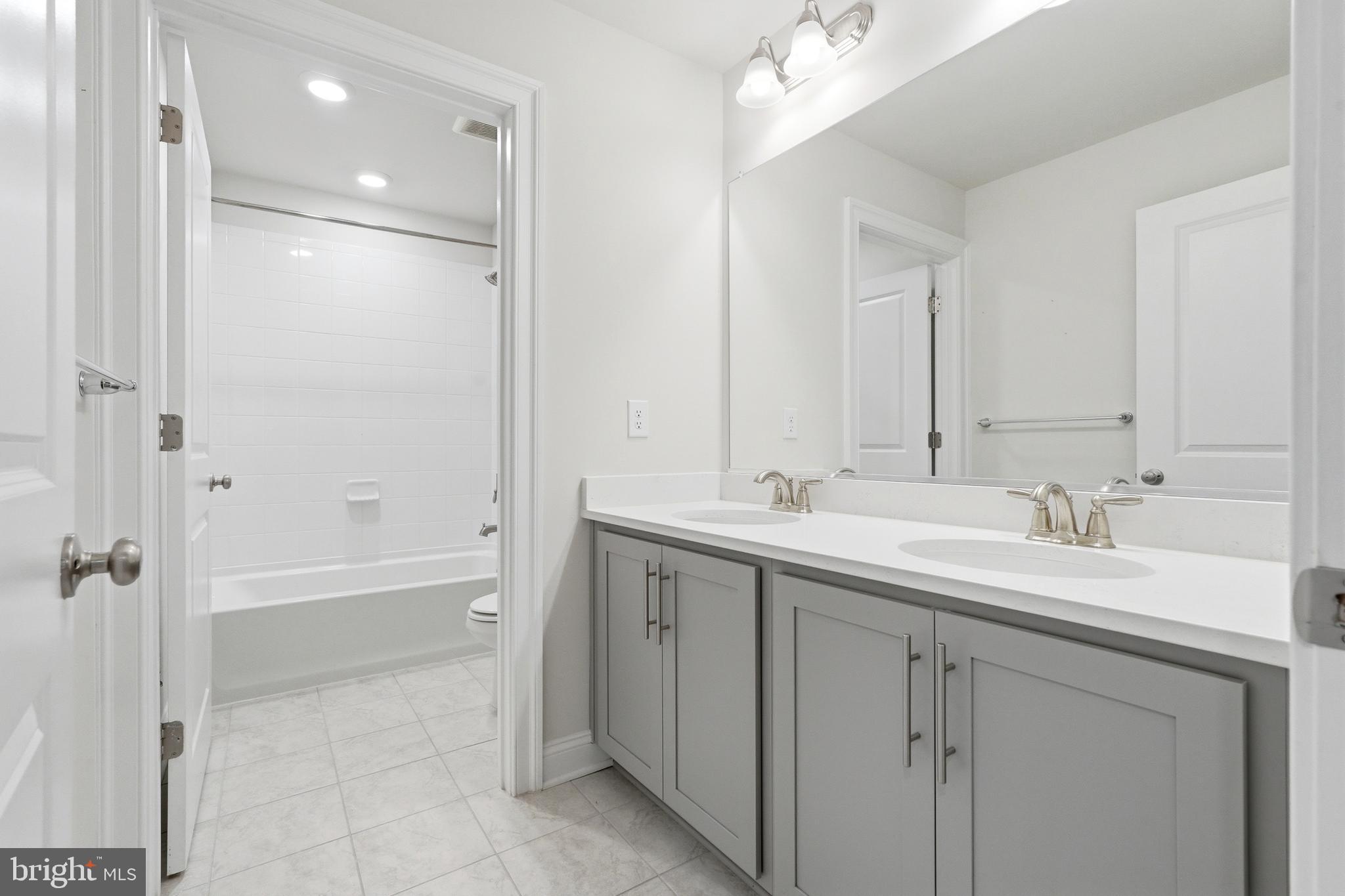 STONEGATE - Residential