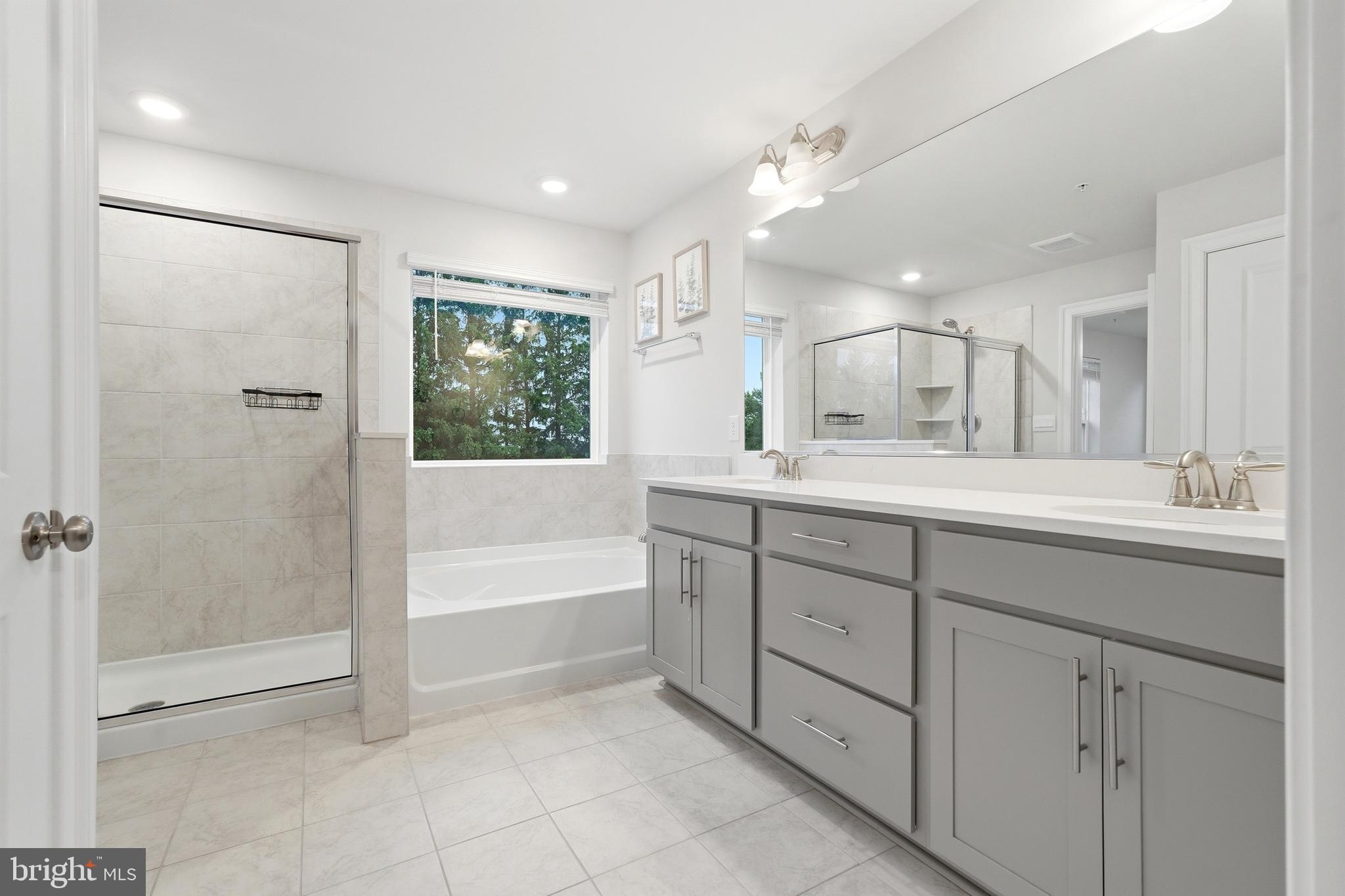 STONEGATE - Residential