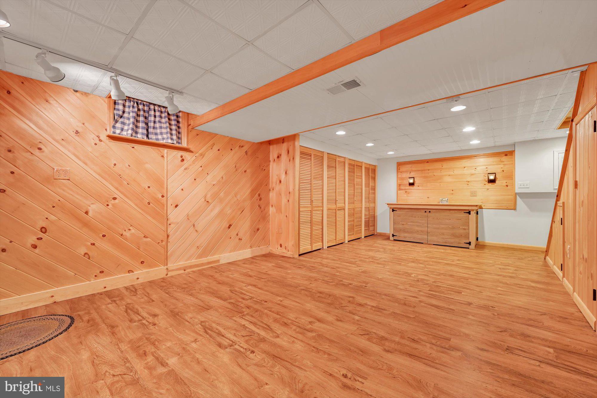 HALEY HEIGHTS - Residential