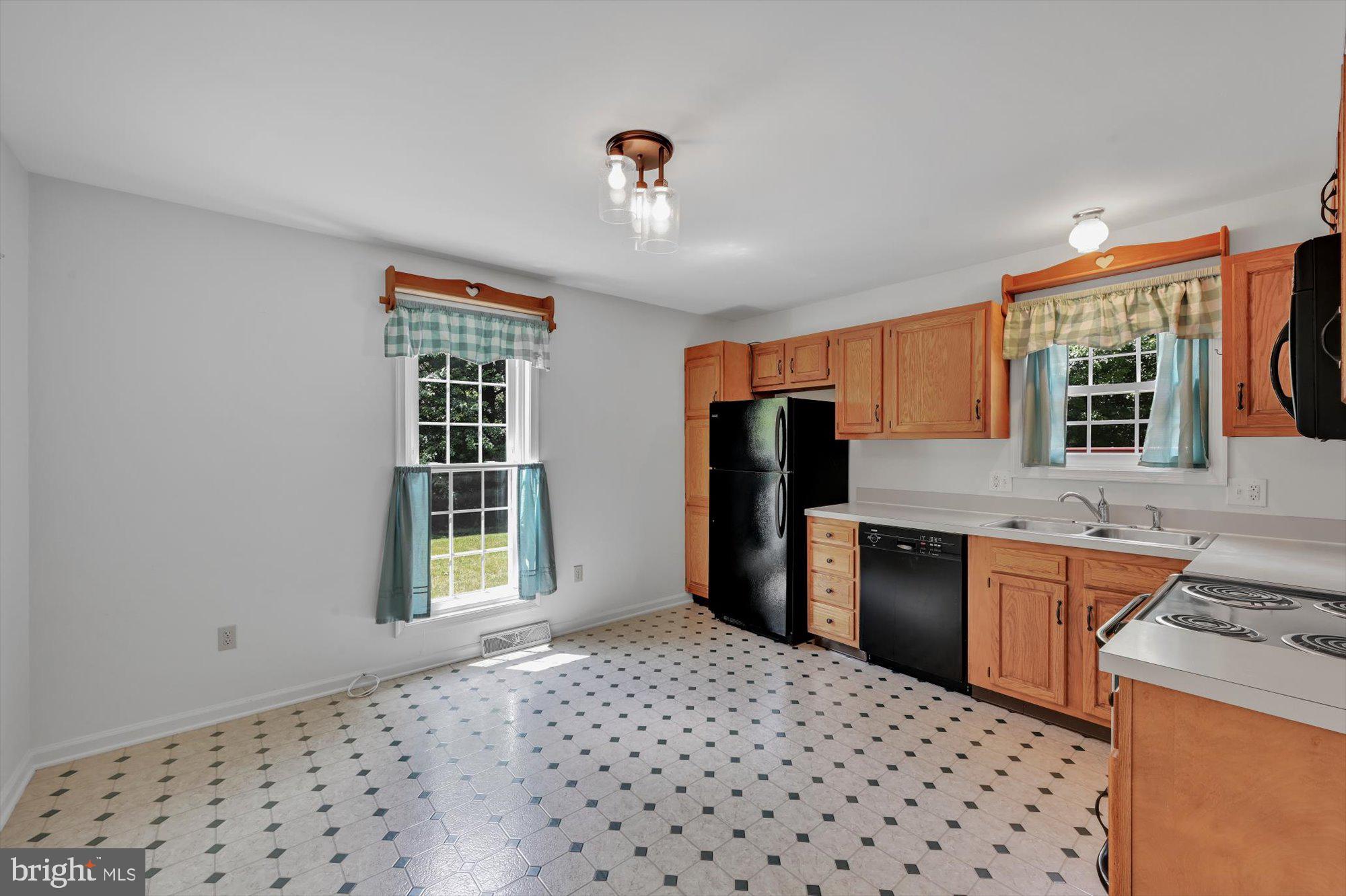 HALEY HEIGHTS - Residential