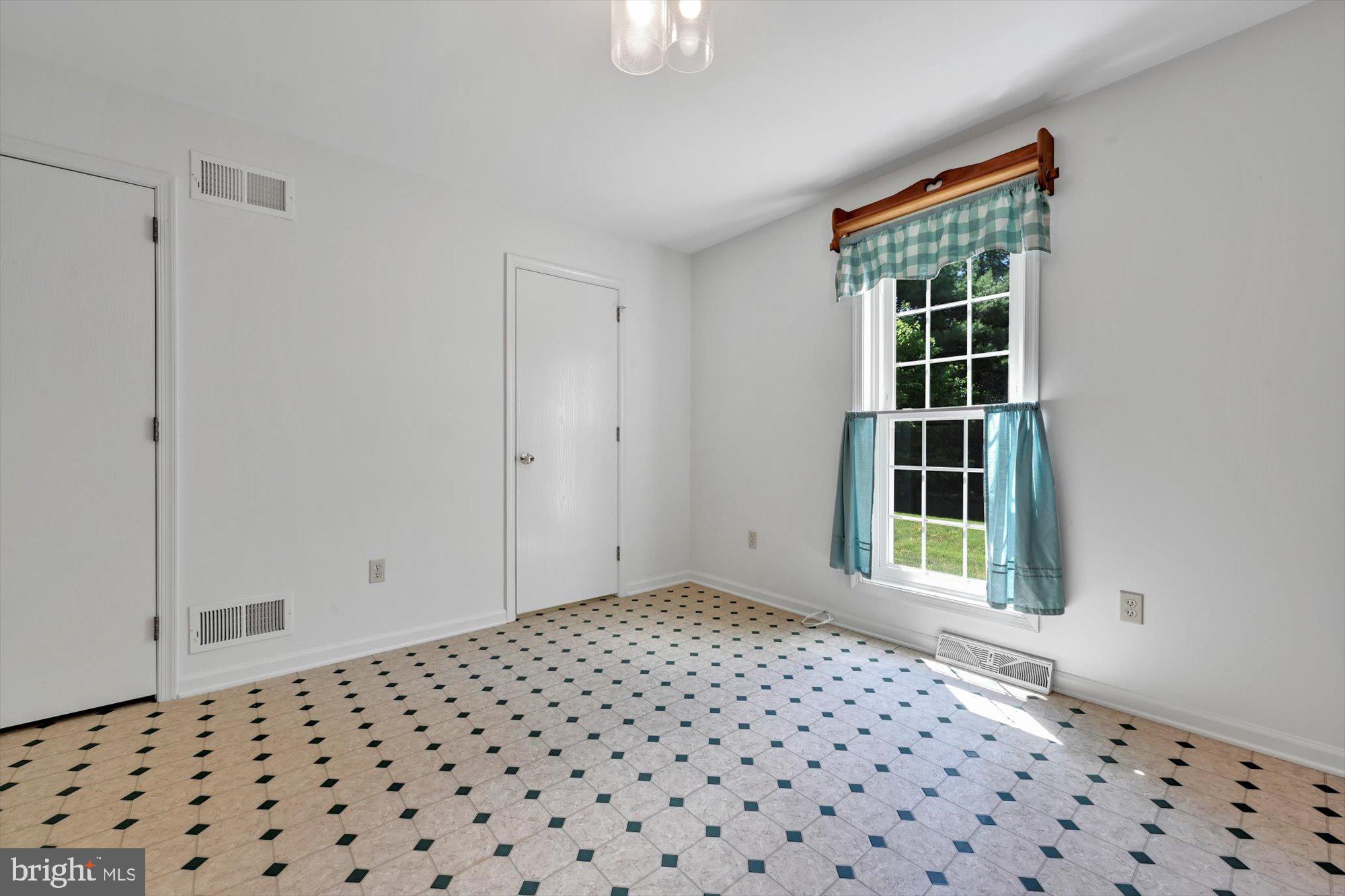 HALEY HEIGHTS - Residential