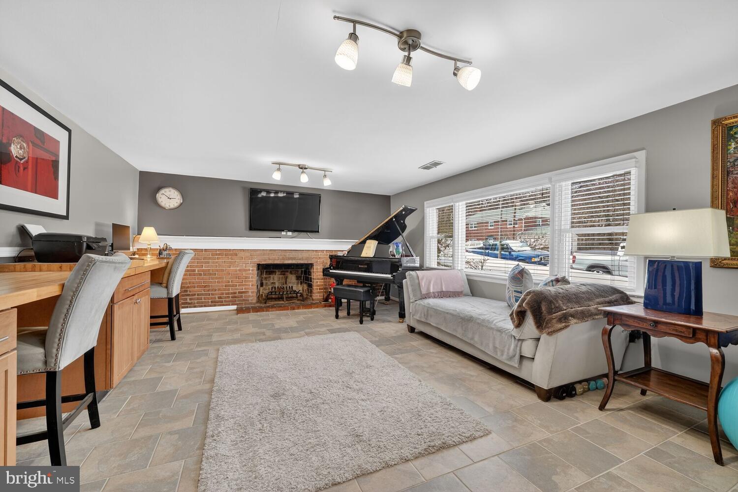 SPY HILL - Residential