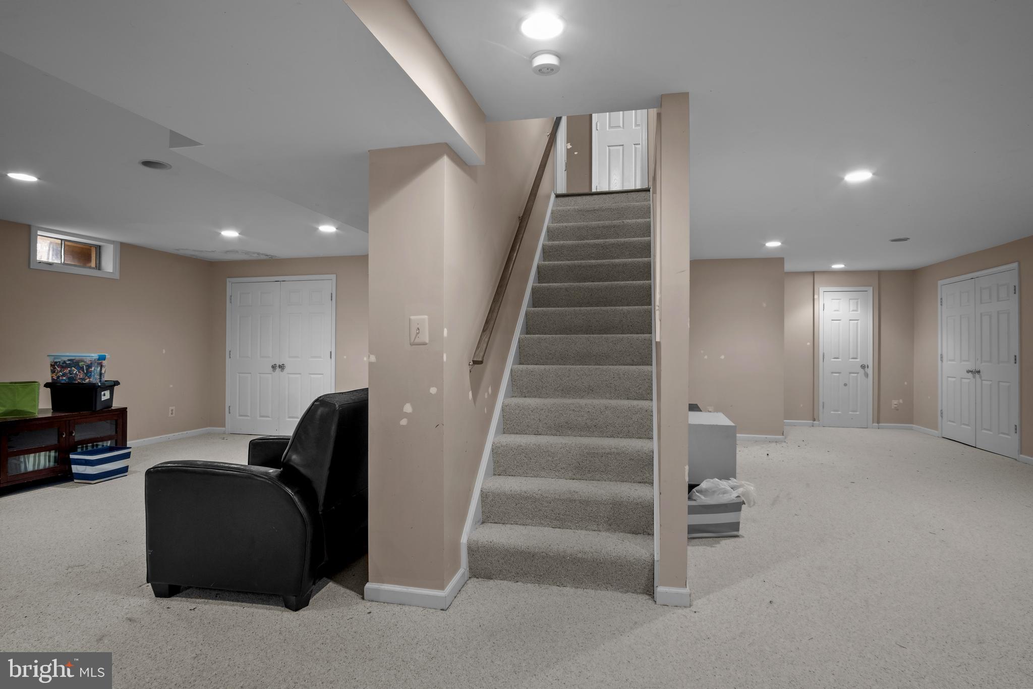 ASHBURN FARM - Residential Lease