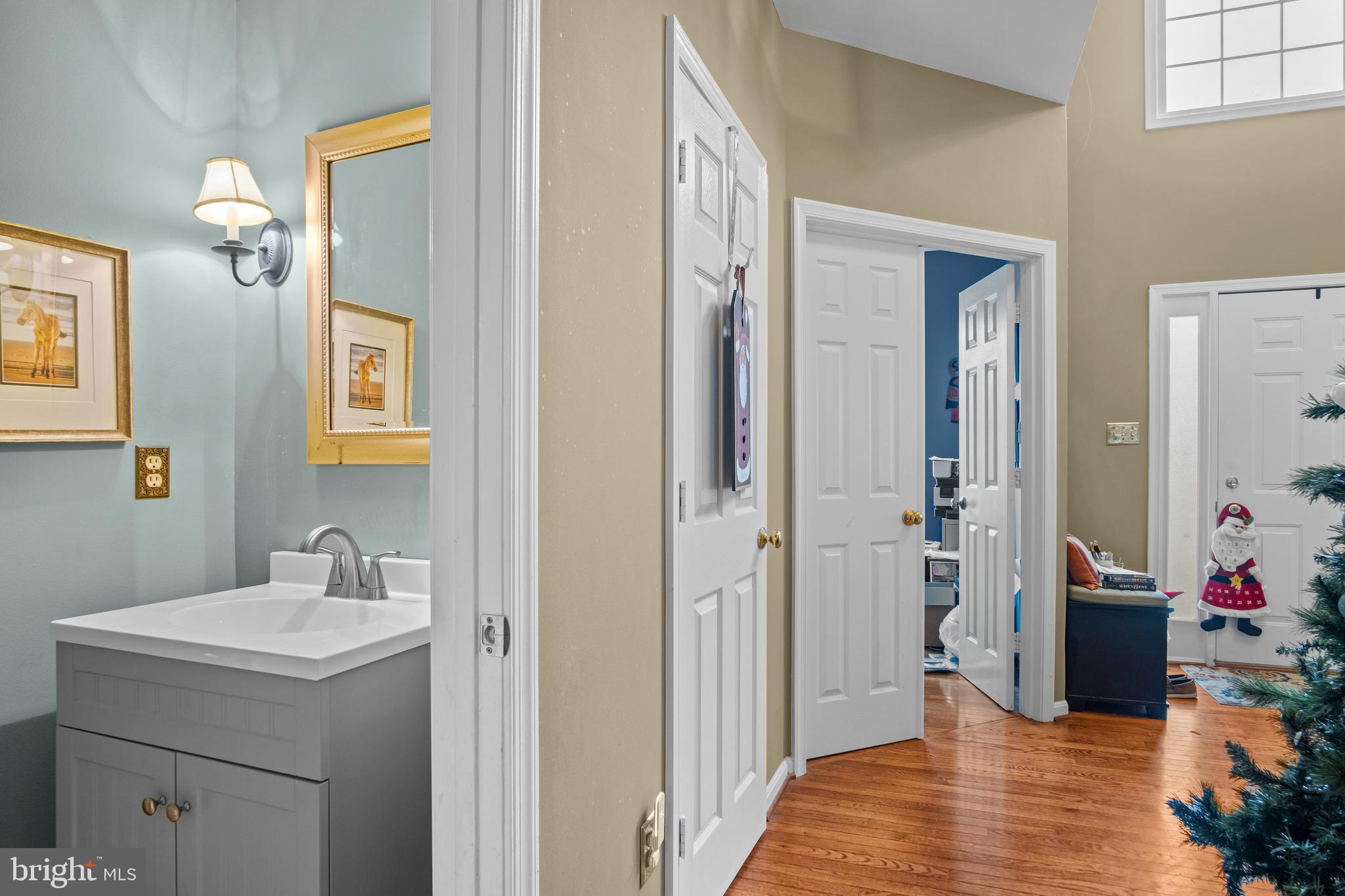 ASHBURN FARM - Residential Lease