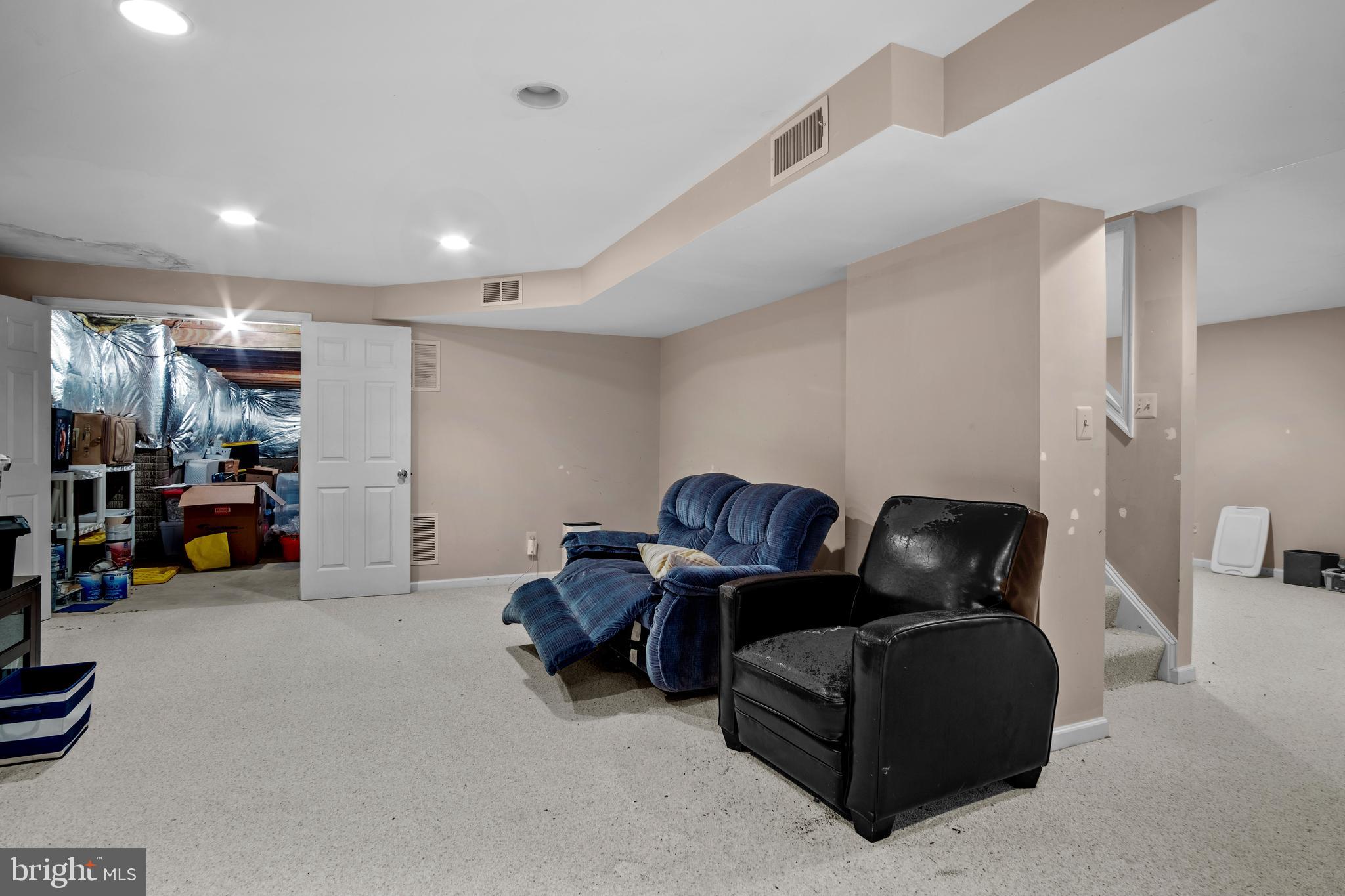 ASHBURN FARM - Residential Lease