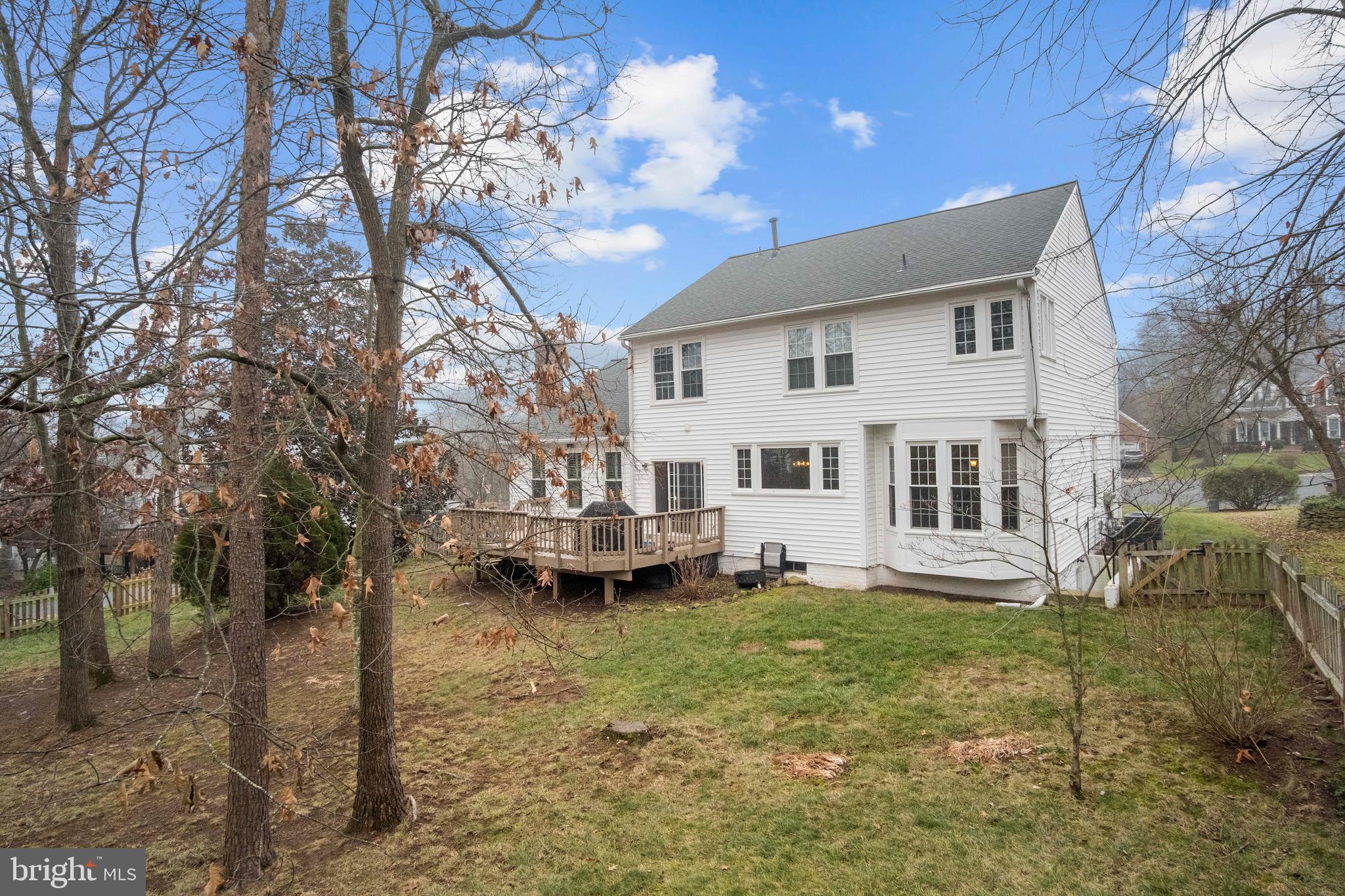 ASHBURN FARM - Residential Lease