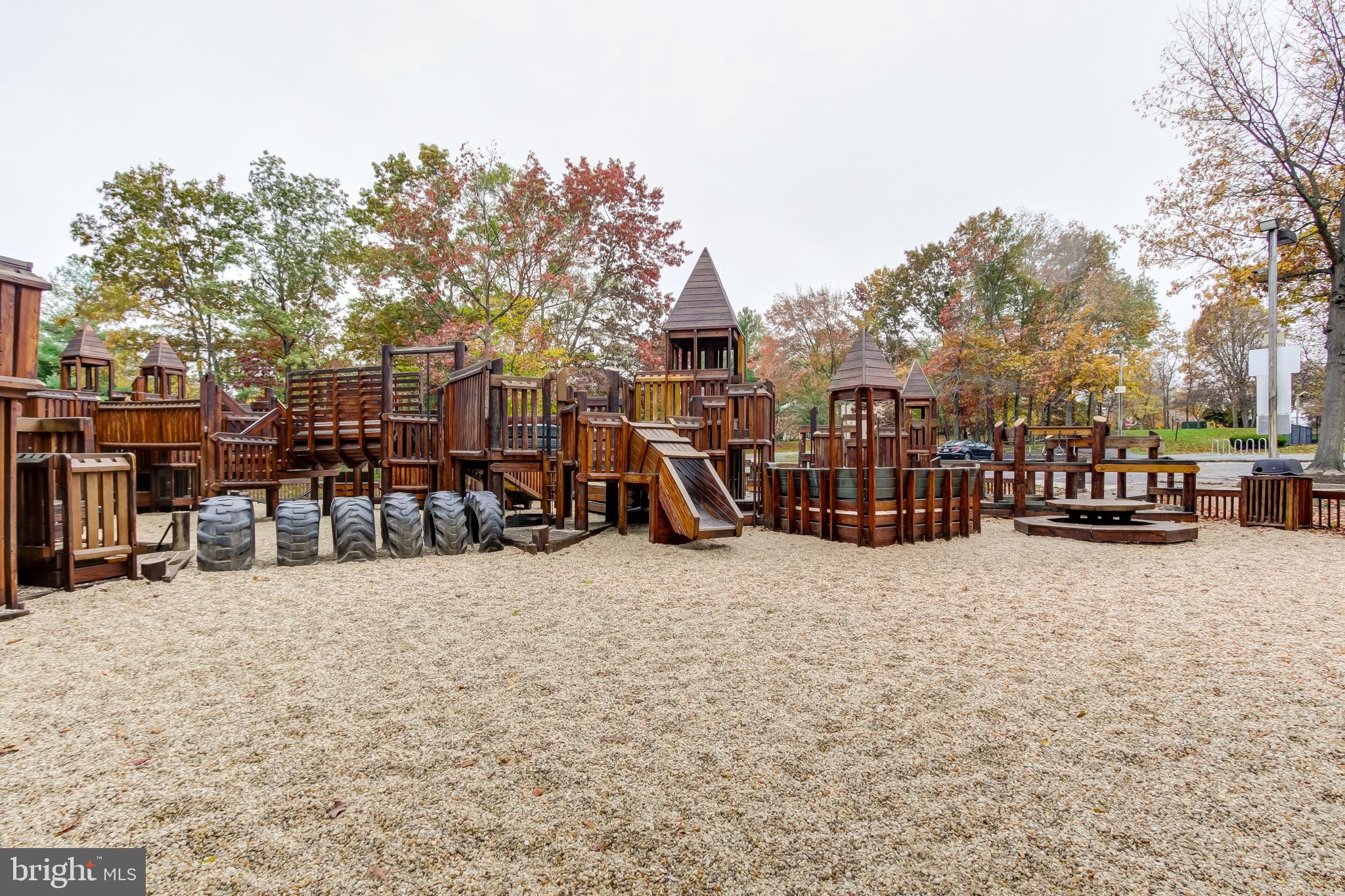 LAKE RIDGE - Residential