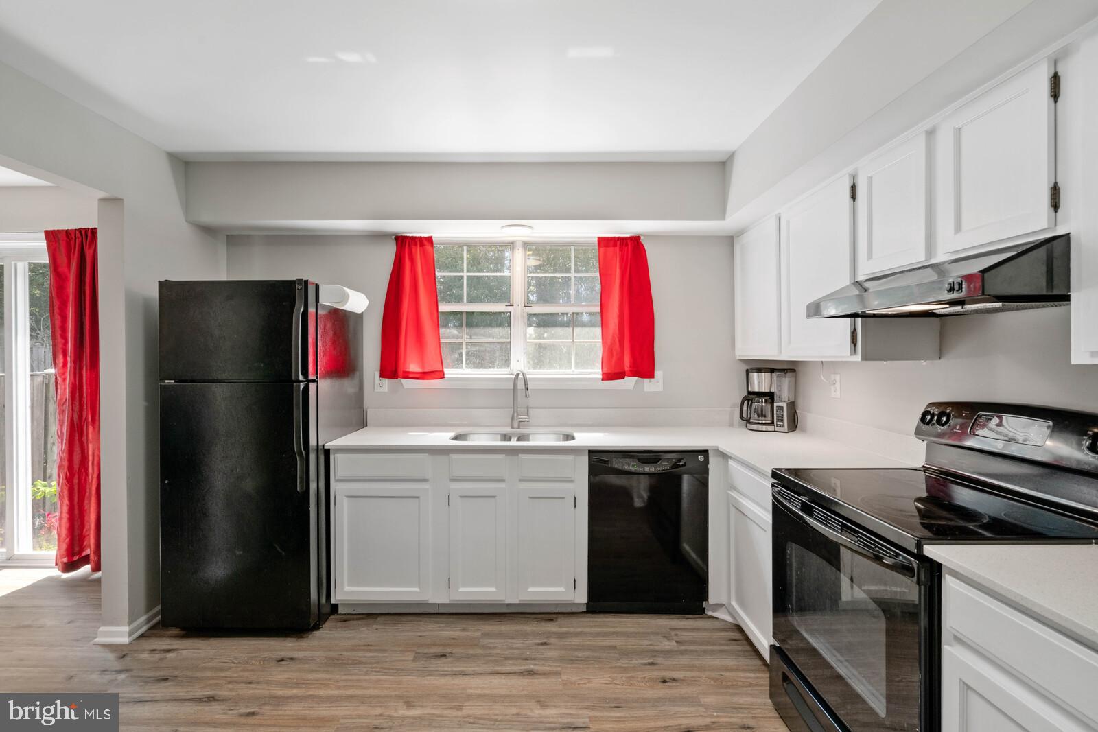 LAKE RIDGE - Residential