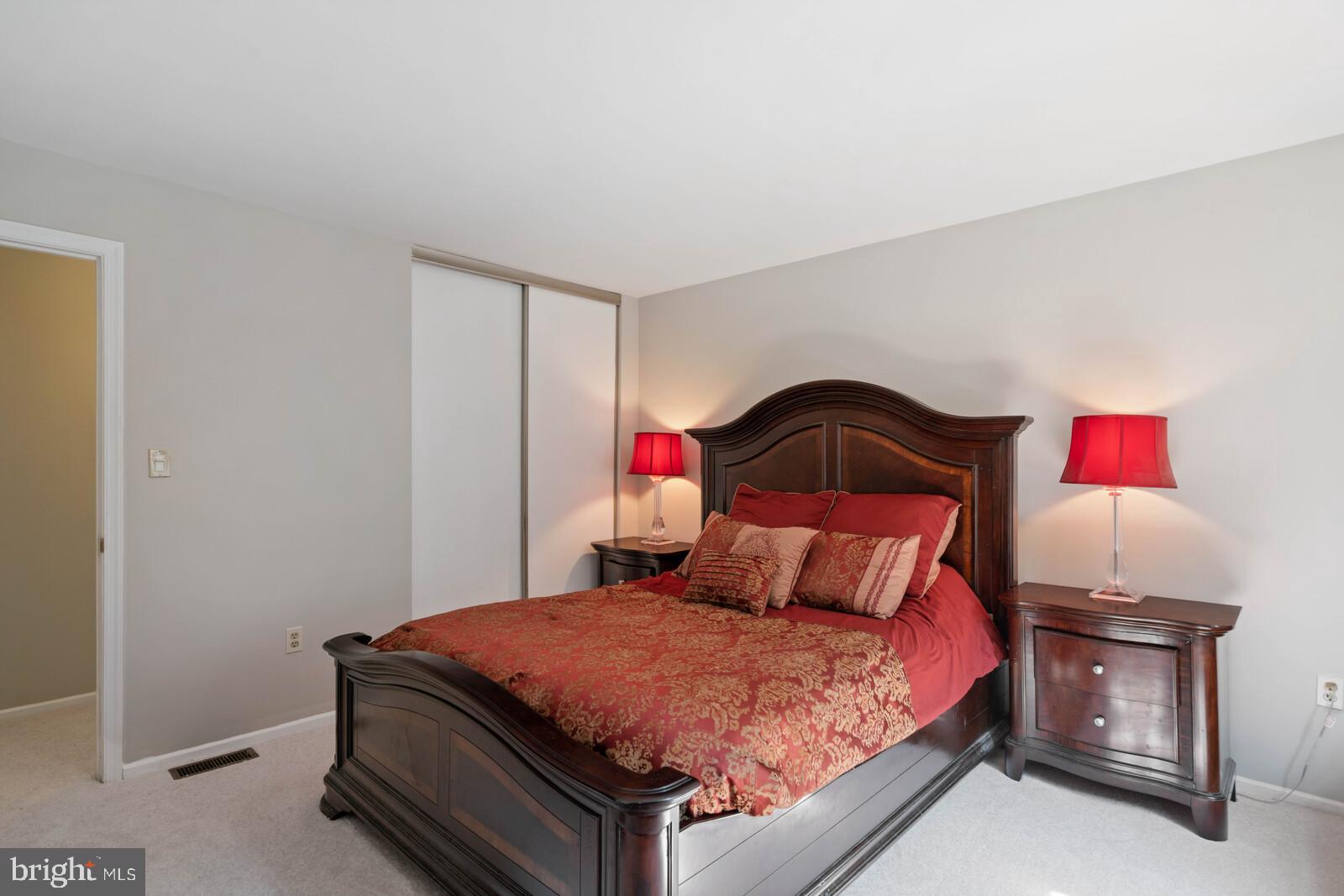 LAKE RIDGE - Residential