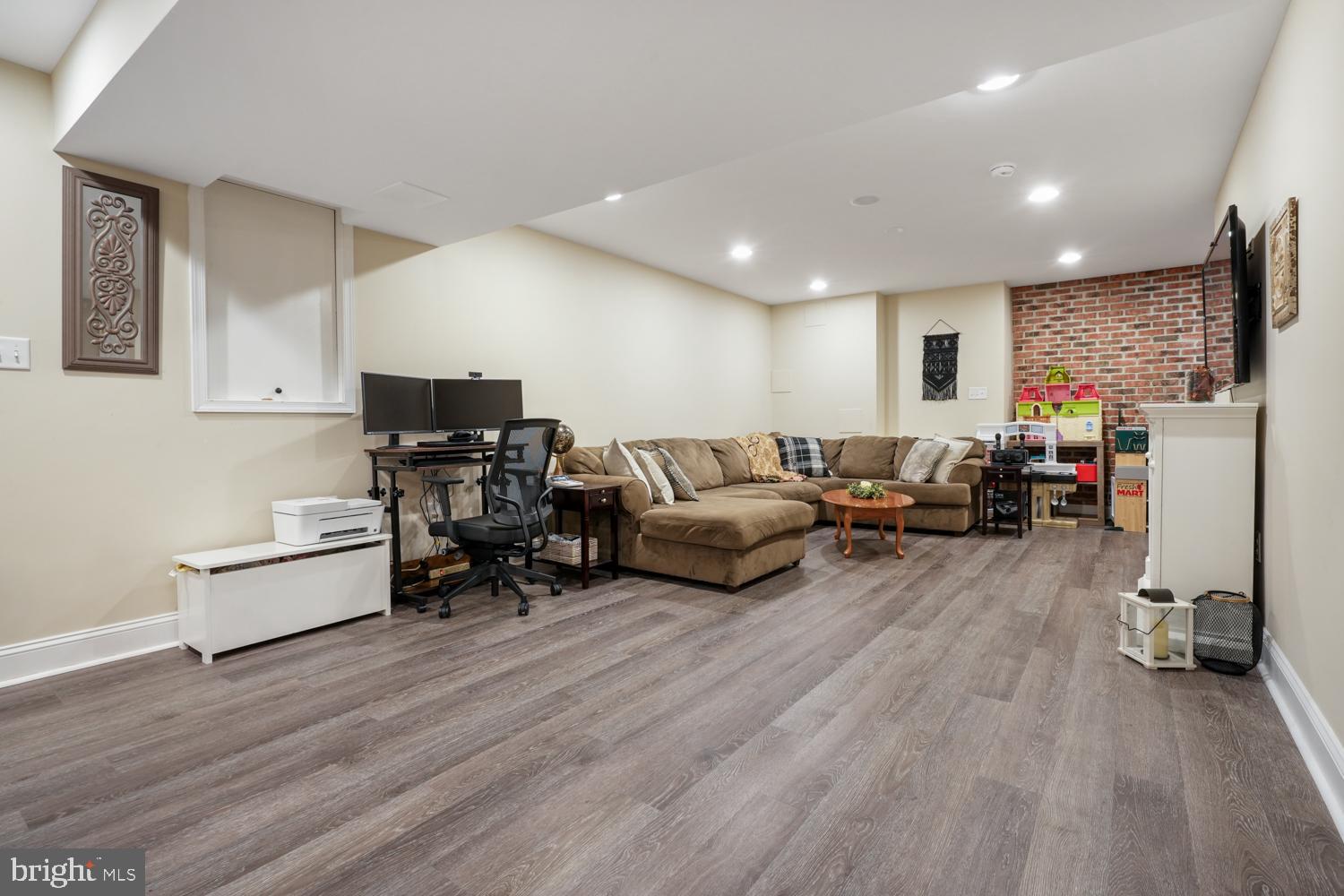 WAYNEBROOK VILLAGE - Residential