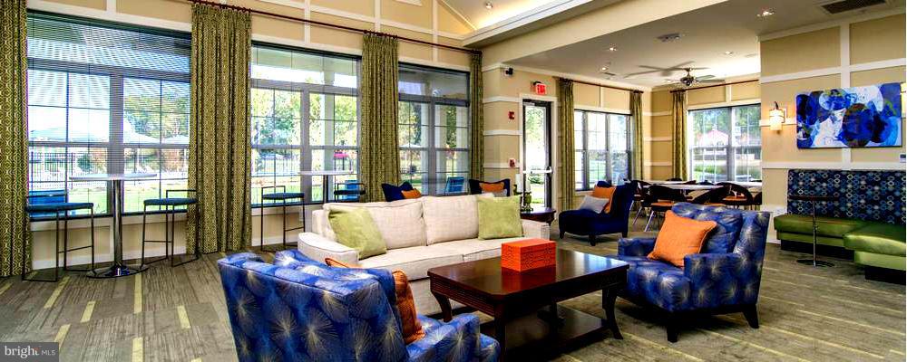 CREEKSIDE VILLAGE - Residential