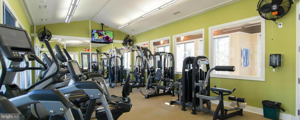 CREEKSIDE VILLAGE - Residential