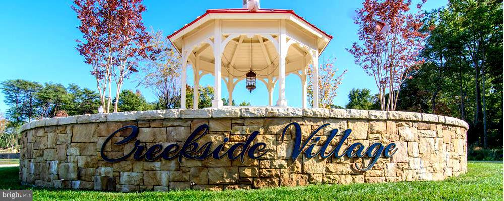 CREEKSIDE VILLAGE - Residential