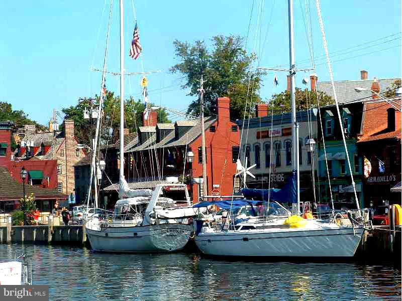 CREEKSIDE VILLAGE - Residential