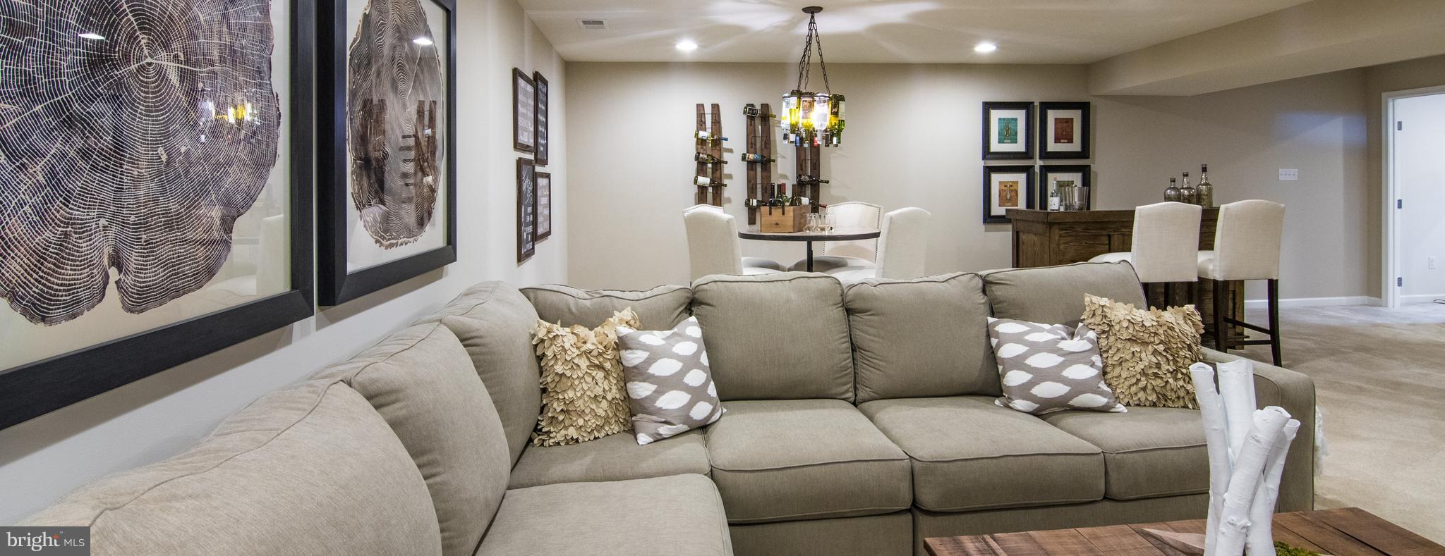 CREEKSIDE VILLAGE - Residential