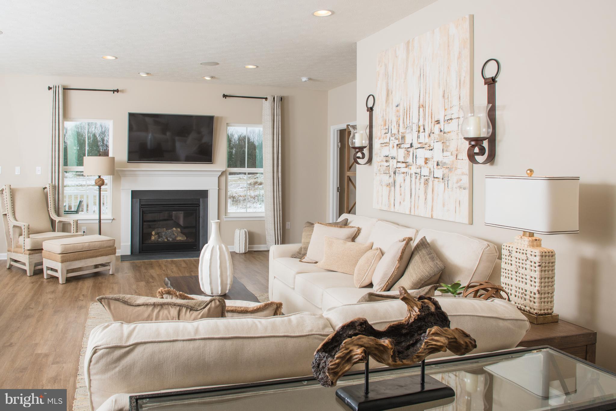 CREEKSIDE VILLAGE - Residential