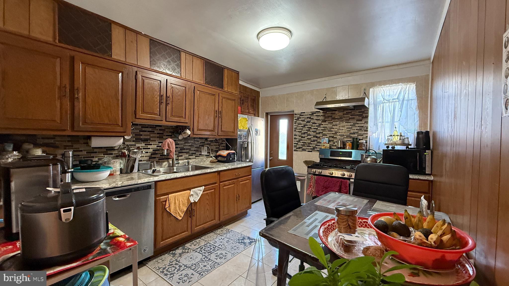 LAWNCREST - Residential