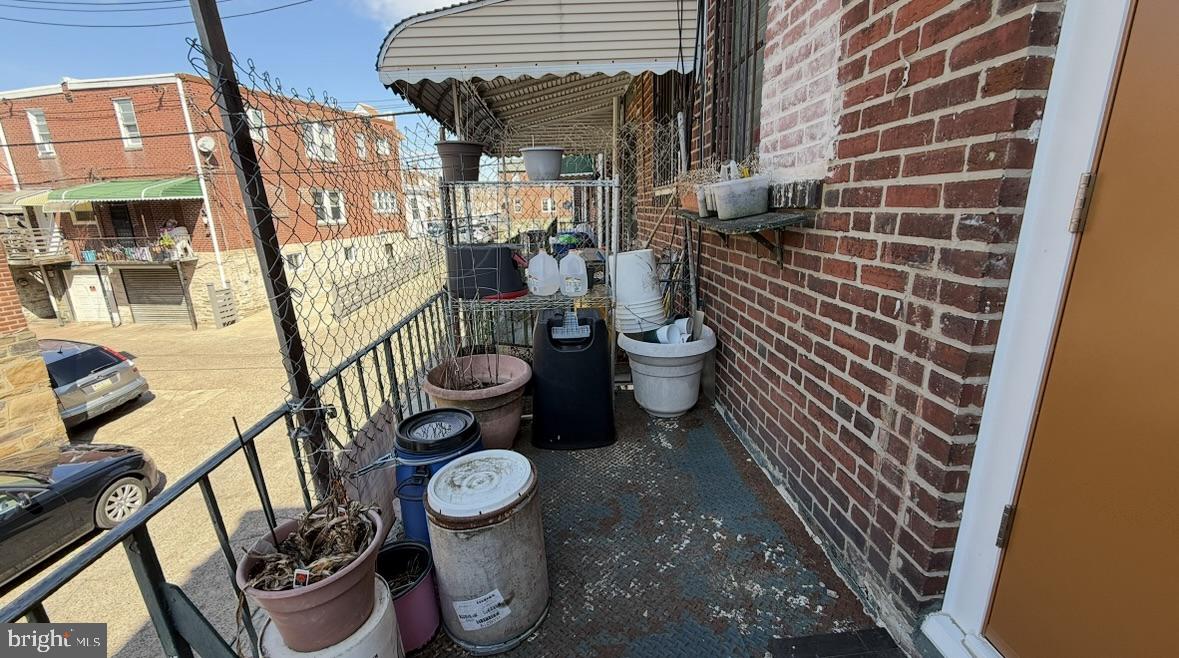 LAWNCREST - Residential