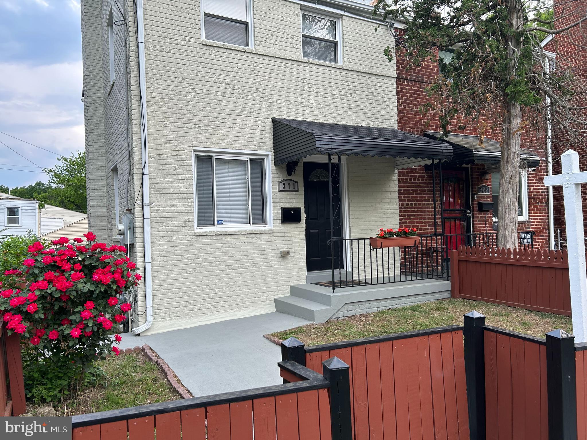 371 CHAPLIN STREET SE