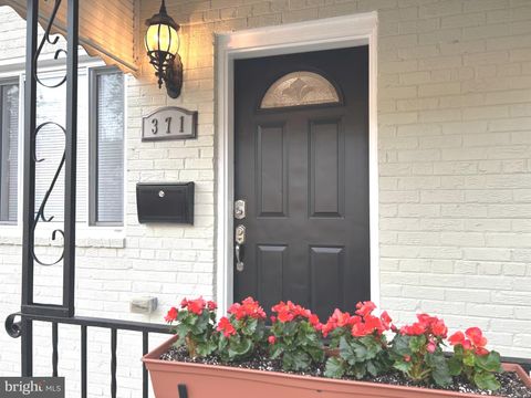 371 CHAPLIN STREET SE WASHINGTON DC 20019