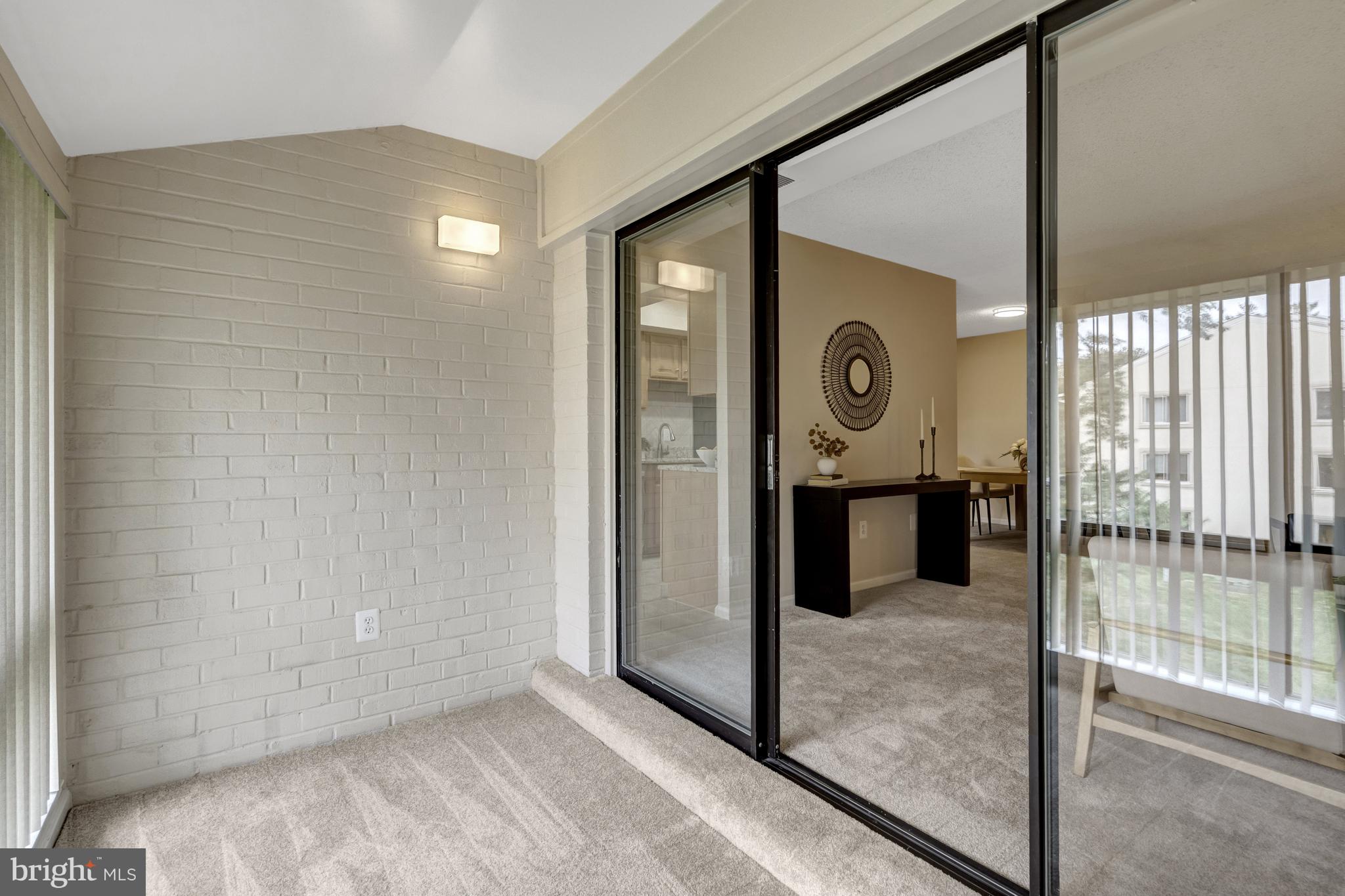 VISTAS OF VIENNA CONDOMINIUMS - Residential