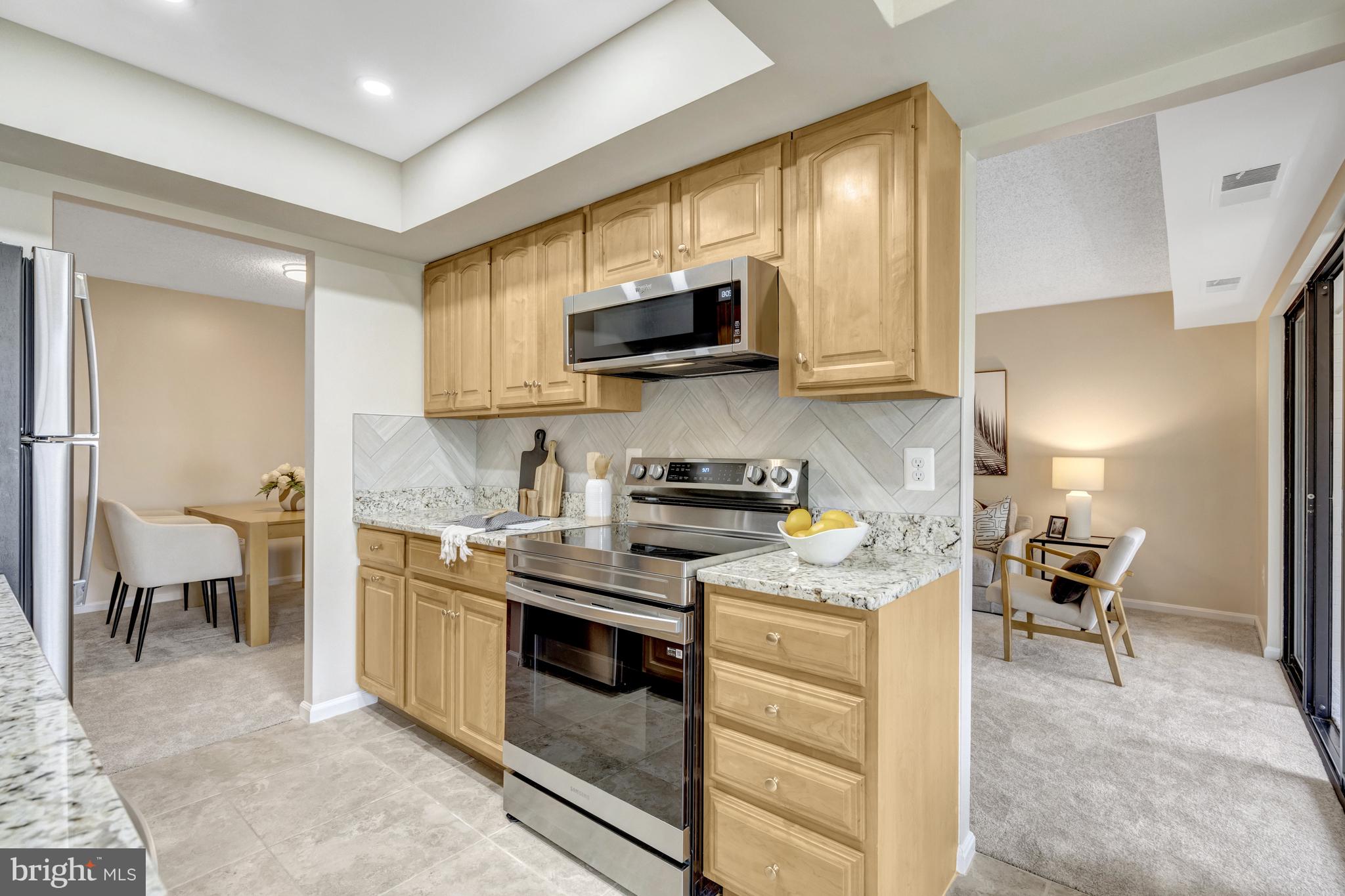 VISTAS OF VIENNA CONDOMINIUMS - Residential